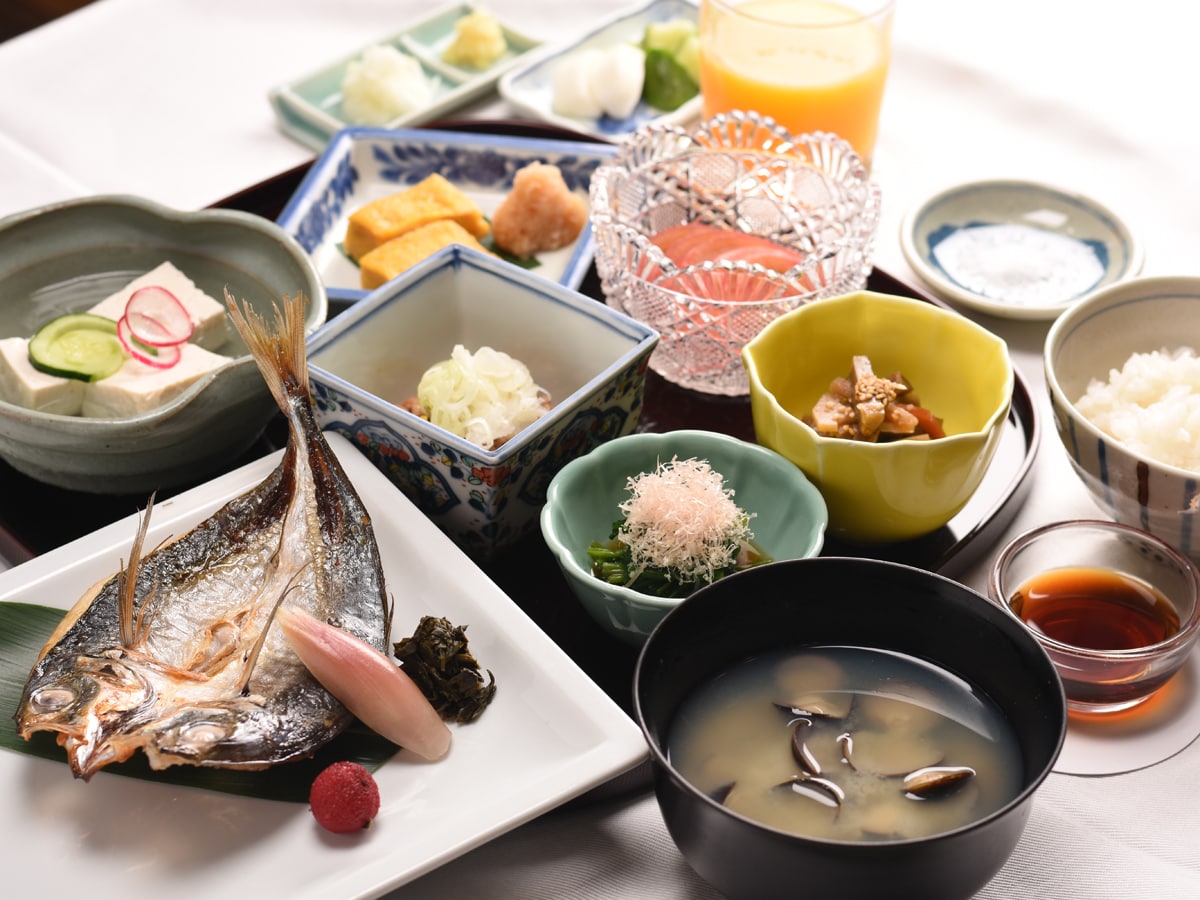 [Breakfast] Breakfast at a traditional Japanese inn.