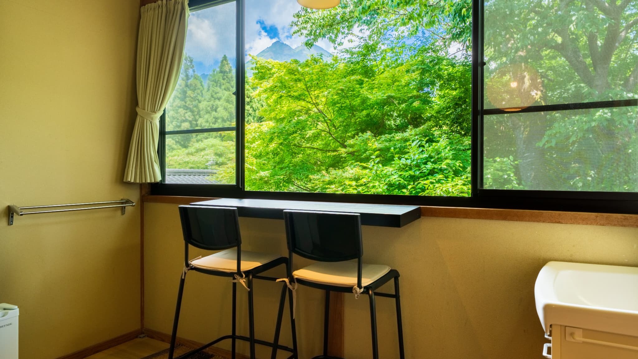 [Cảnh quan núi Yufu] Phòng kiểu Nhật 8 chiếu tatami + hiên nhà rộng rãi