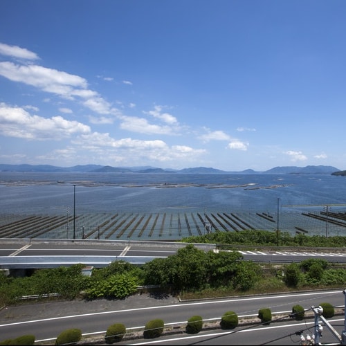 Landscape: The Seto Inland Sea spreads out in front of you, giving you an excellent location! You can enjoy the feeling of a resort ♪
