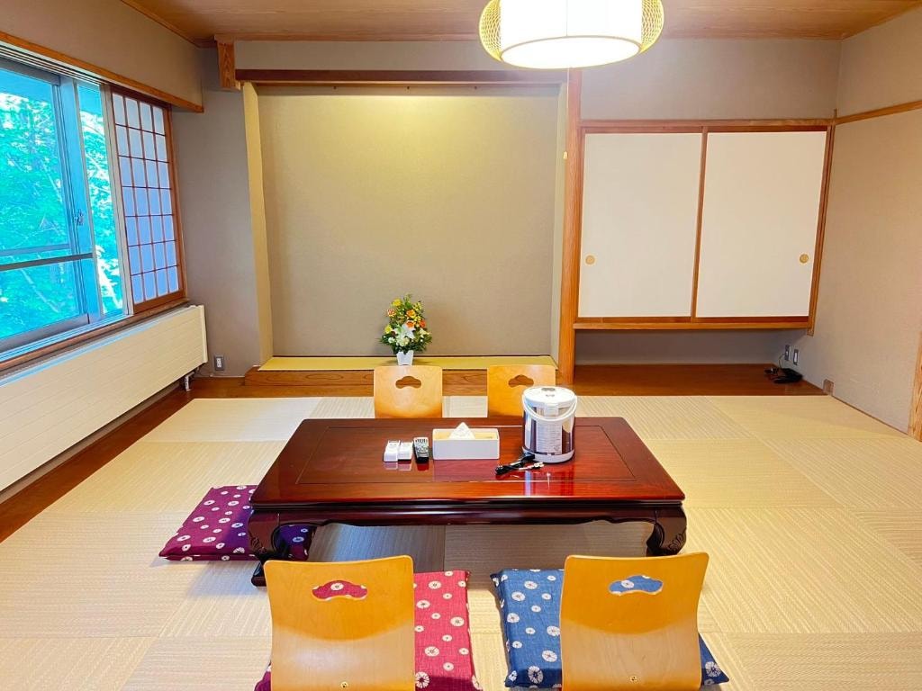 Japanese-style room