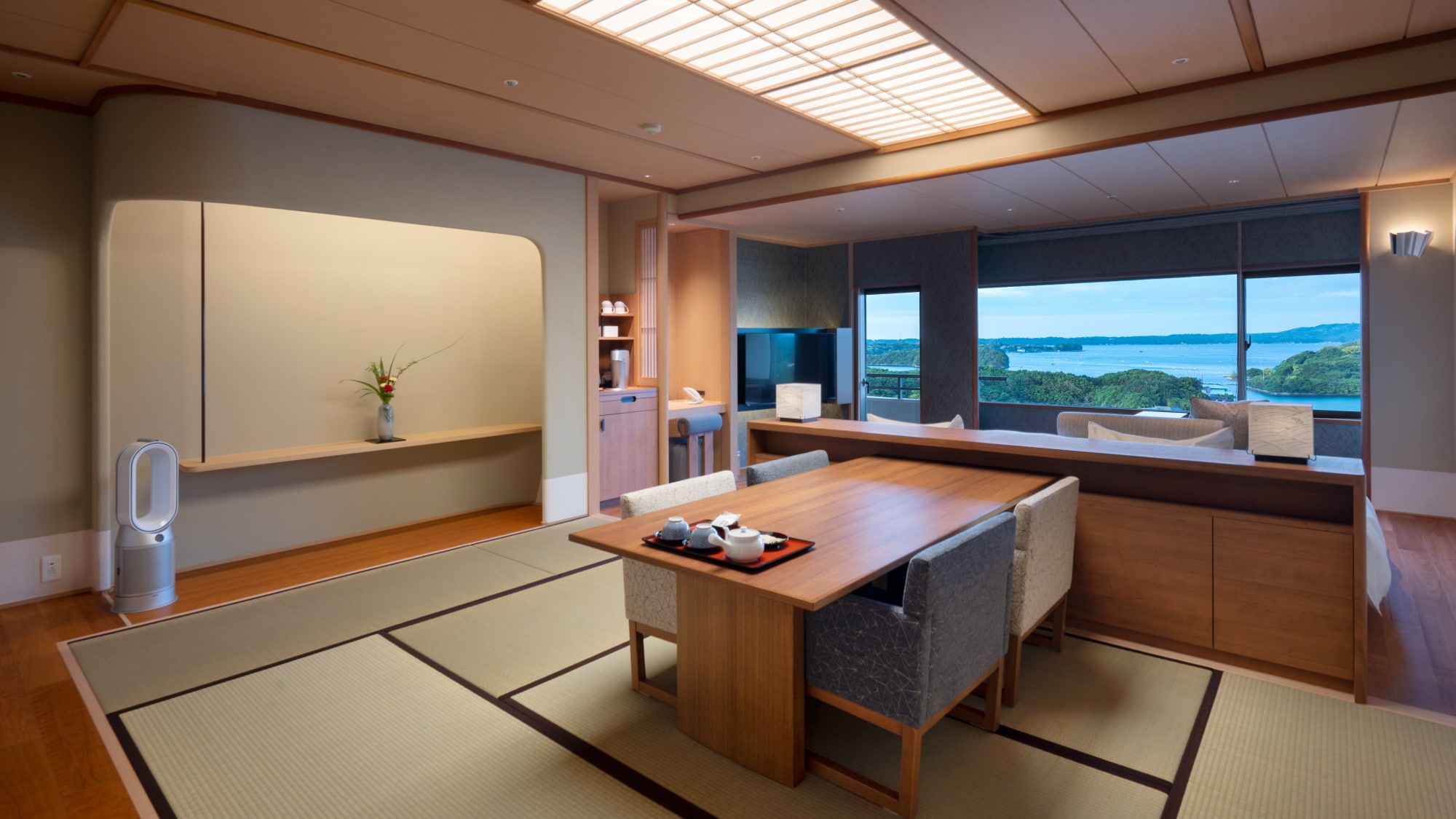 Special floor "Suikei" Japanese-style room with bed