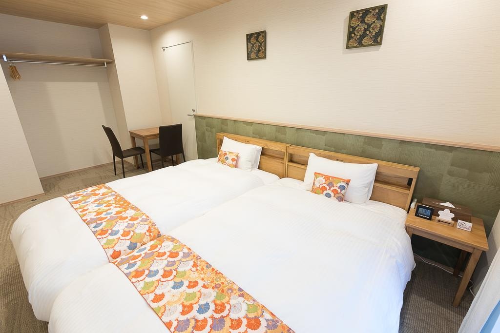 Superior twin room (example)