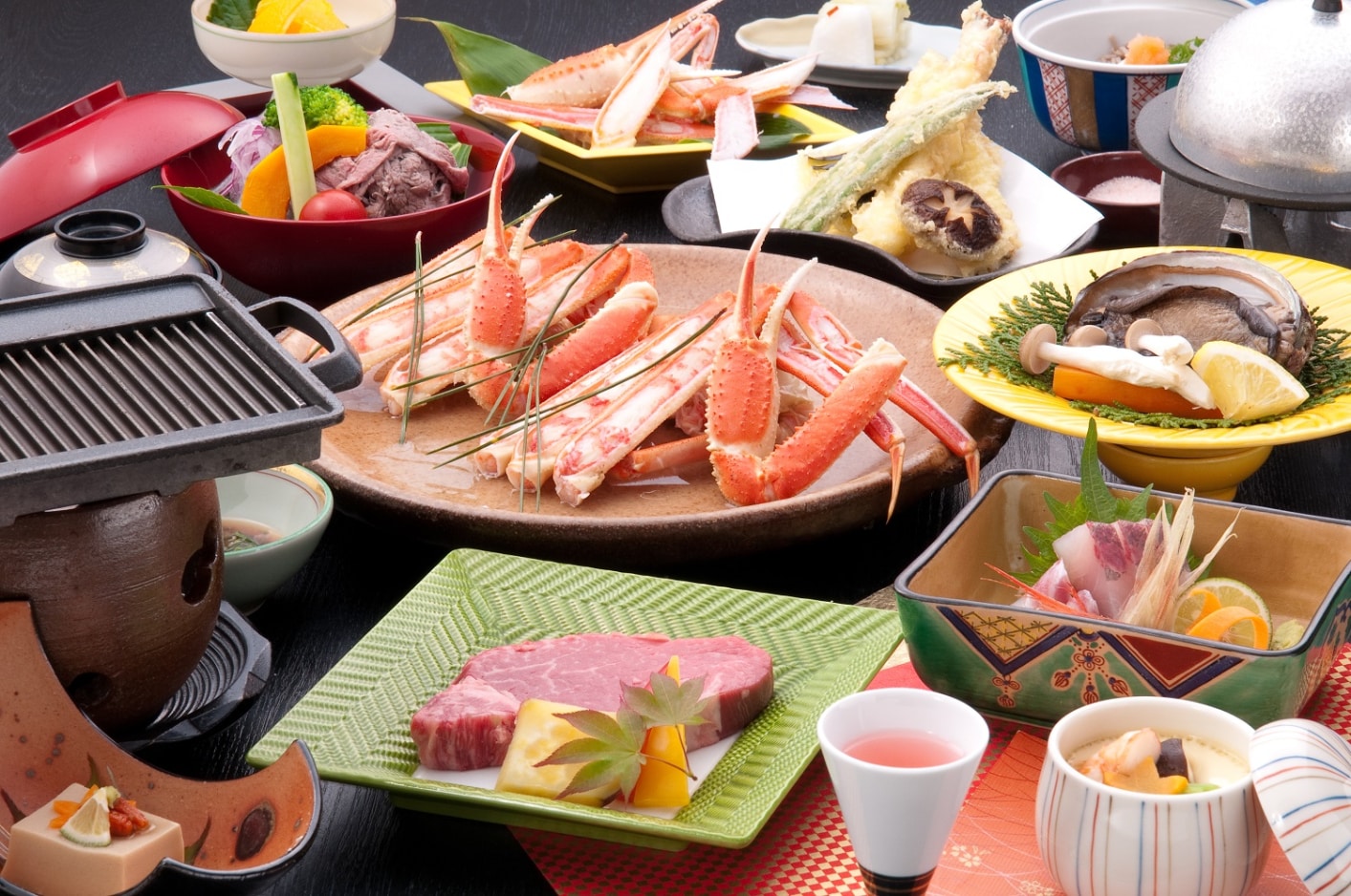 Abalone, grilled crab, and Tottori beef fillet steak course meal