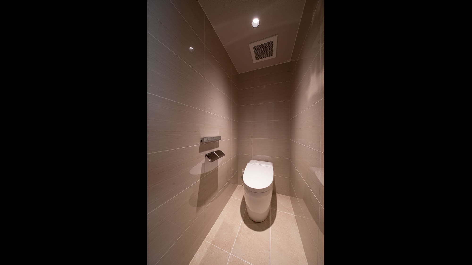 Deluxe Twin Bathroom