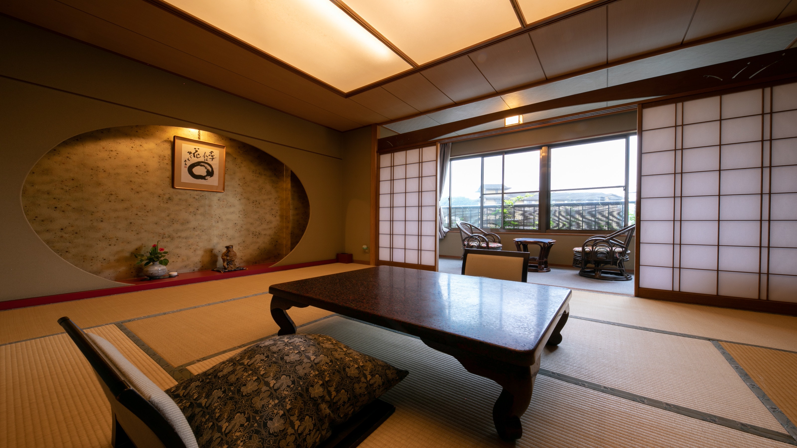 Example of guest room [In-room dining, Japanese-style room with bath, 10 tatami mats]