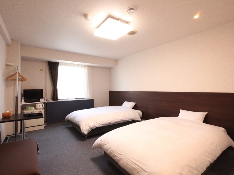 (Room-Twin room) 3 people can stay with an extra bed.