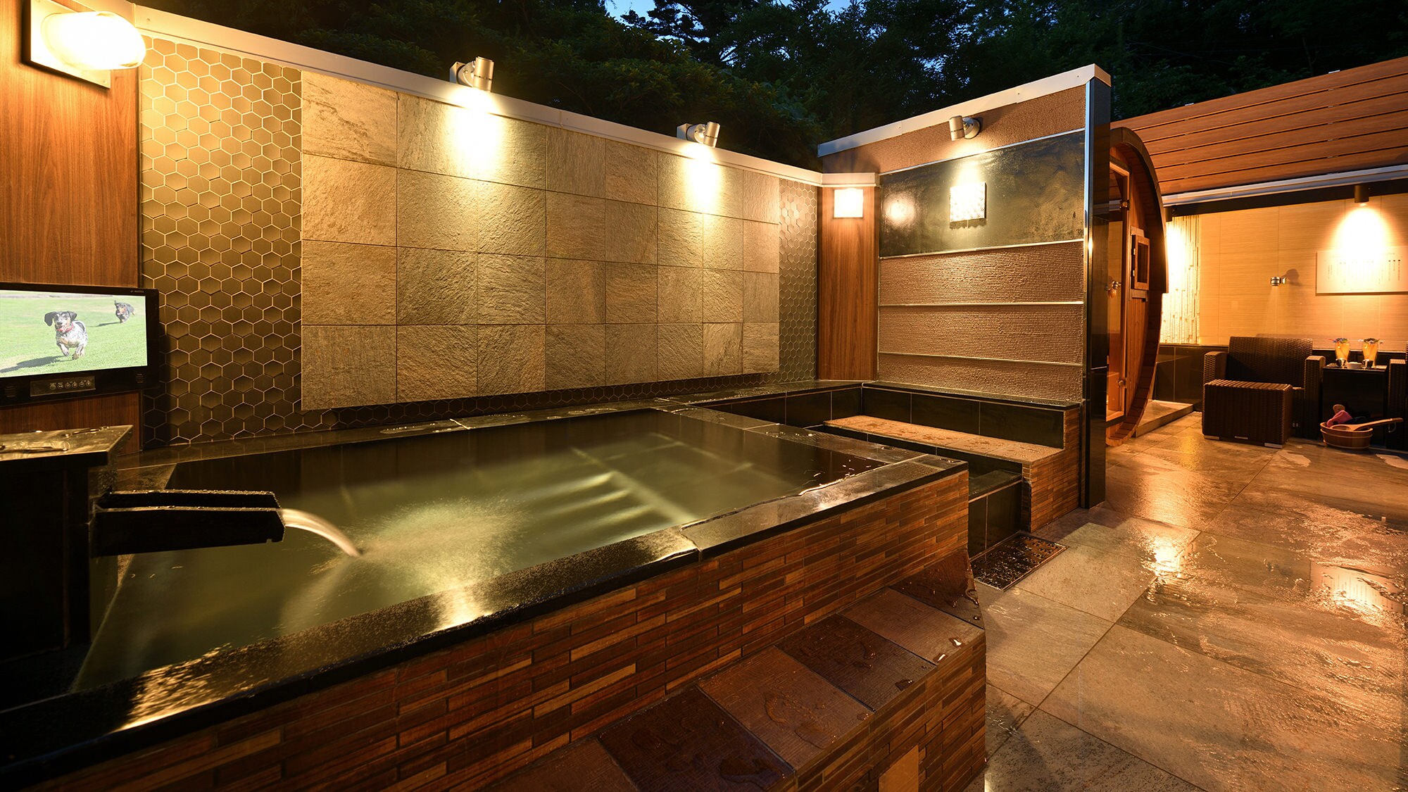Japanese Suite <Camellia> Open-air bath