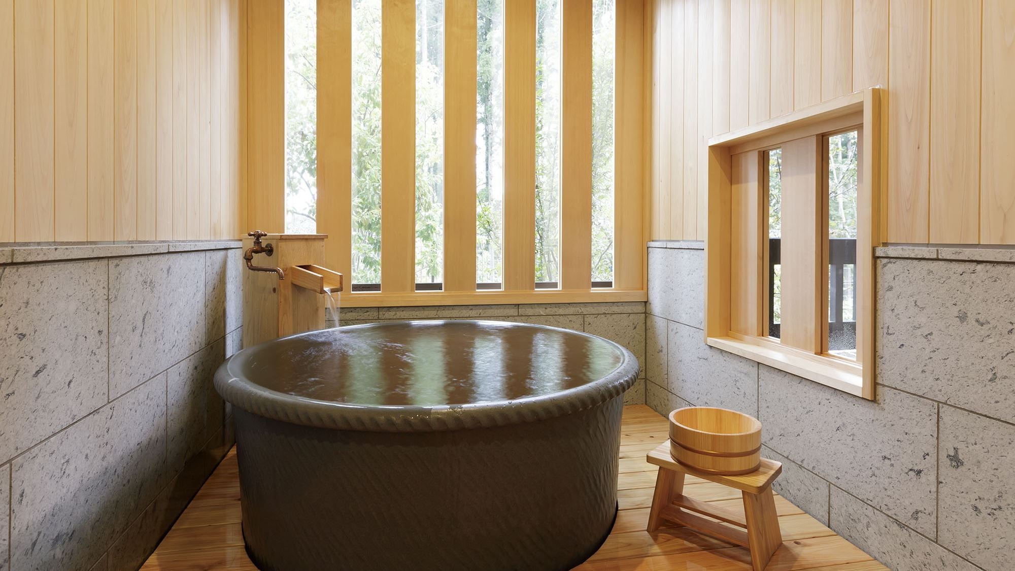 [With ceramic bath and terrace] Living room & twin room / Western-style guest room with electric fireplace.