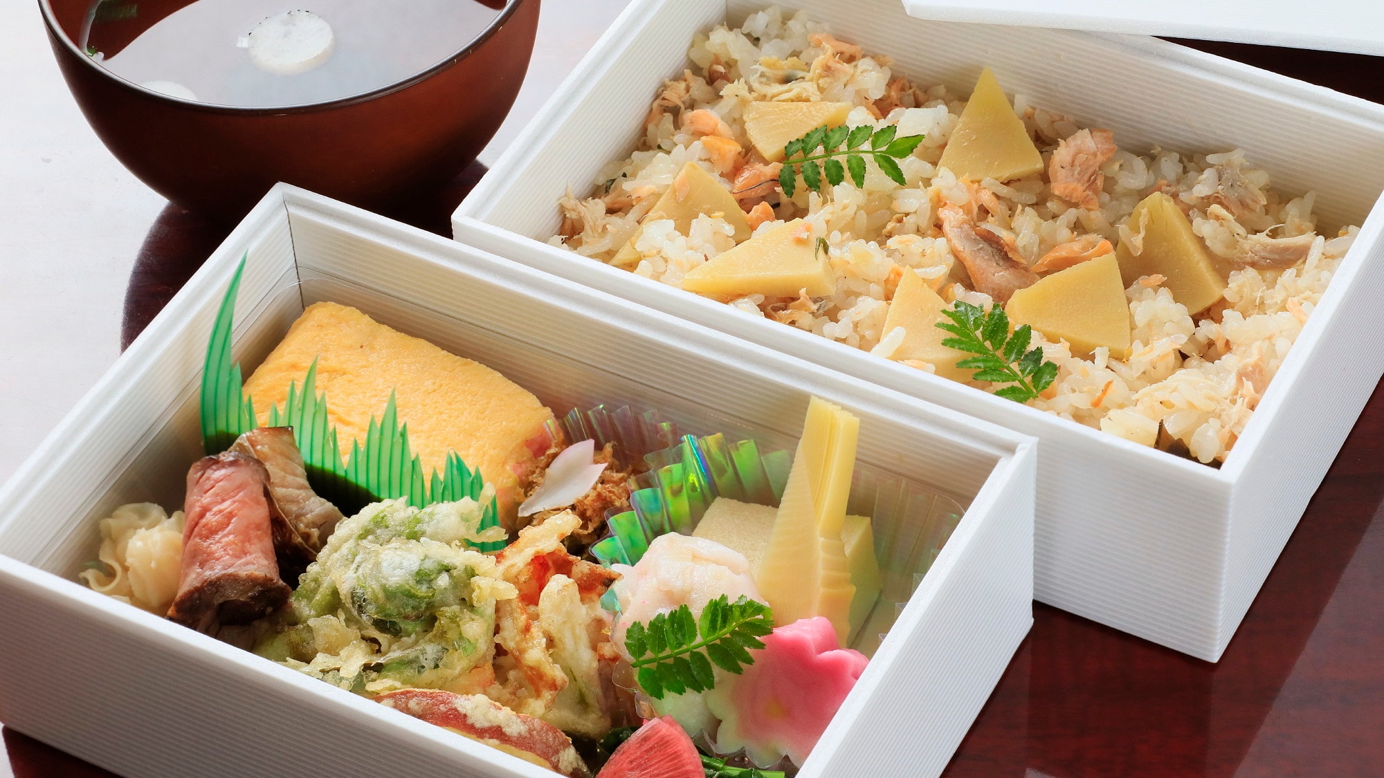 [Supper] Meigetsuro Seasonal two-stage bento