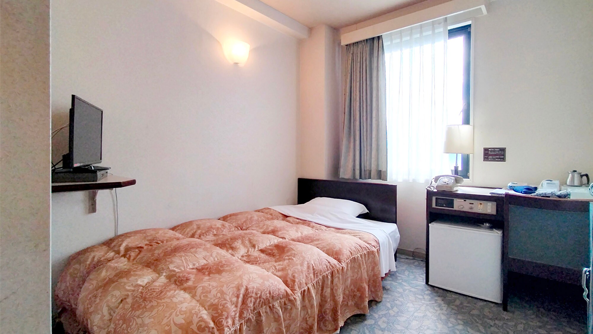 ・ Single room, free high-speed internet connection in all rooms