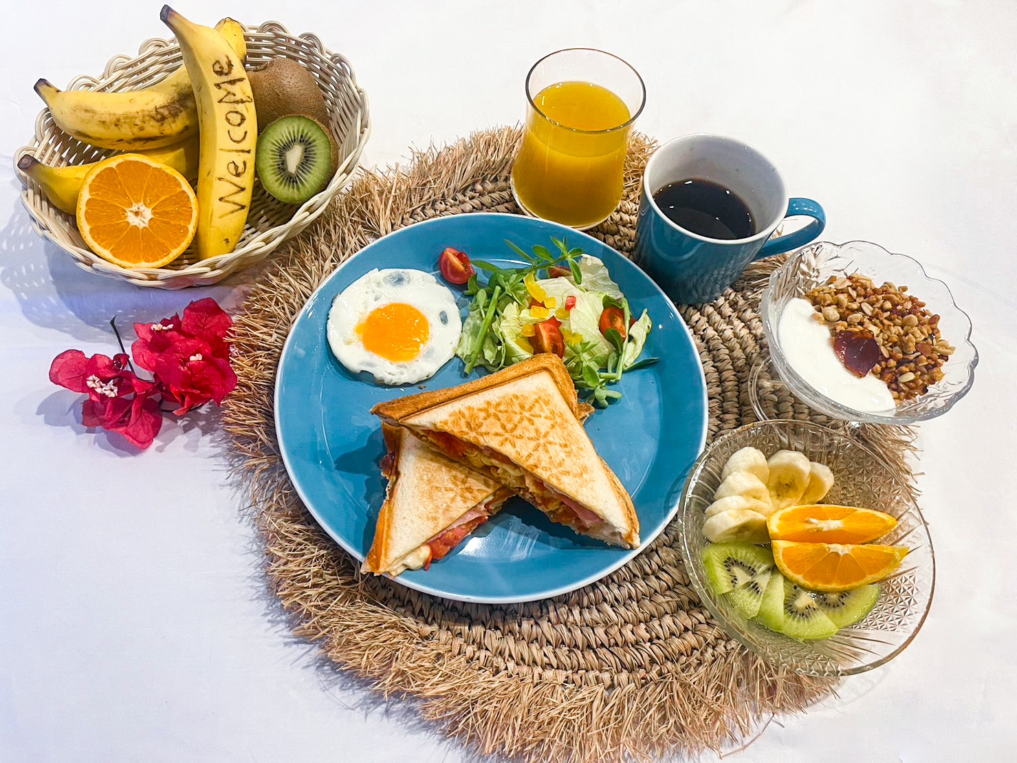 Bữa sáng kiểu phương Tây: bánh mì nóng