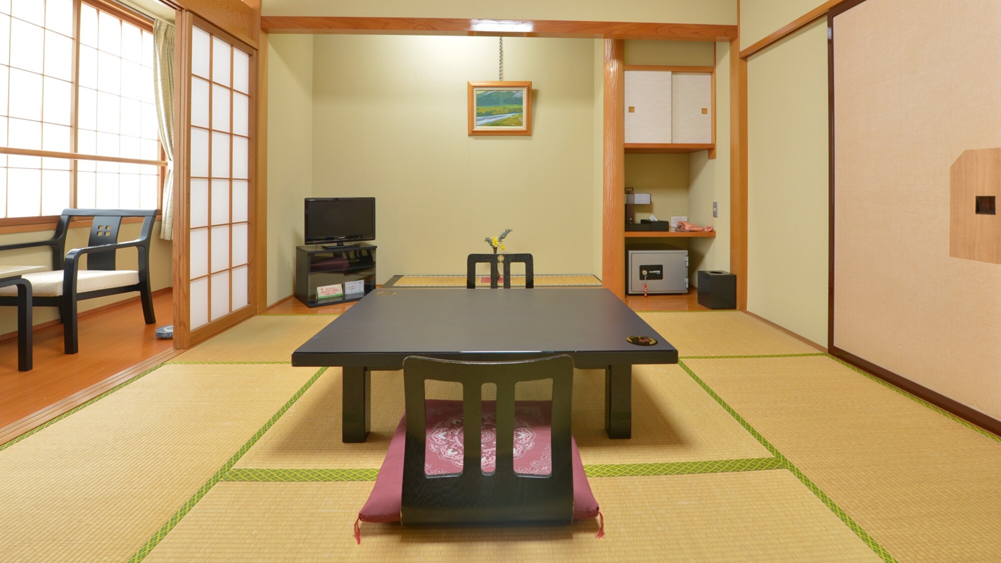 * [ตัวอย่างห้องสไตล์ญี่ปุ่นที่มี 8 เสื่อทาทามิ] โปรดใช้เวลาที่ผ่อนคลายและเงียบสงบ