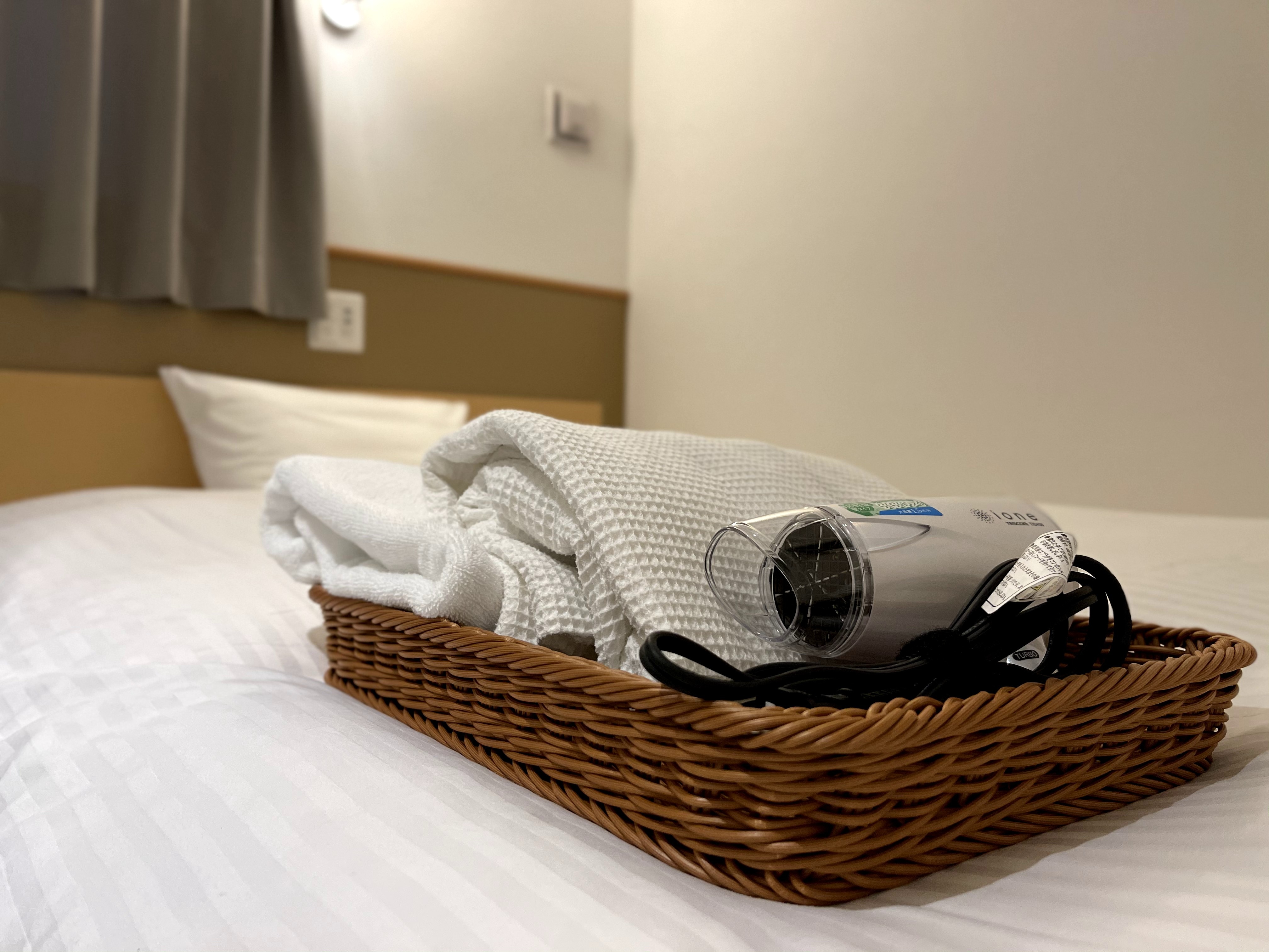 Towel basket