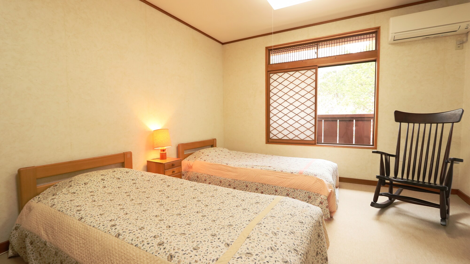 Example of a guest room: Western-style room *Room type will be decided by the hotel. Please note that you cannot specify the type.