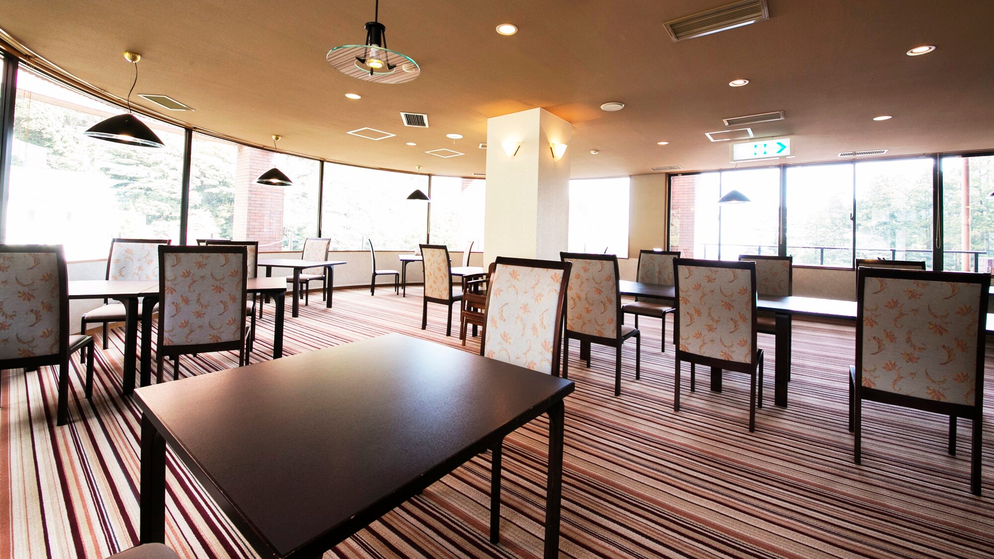 *[Restoran "Yamanami"] Juga tersedia untuk makan siang