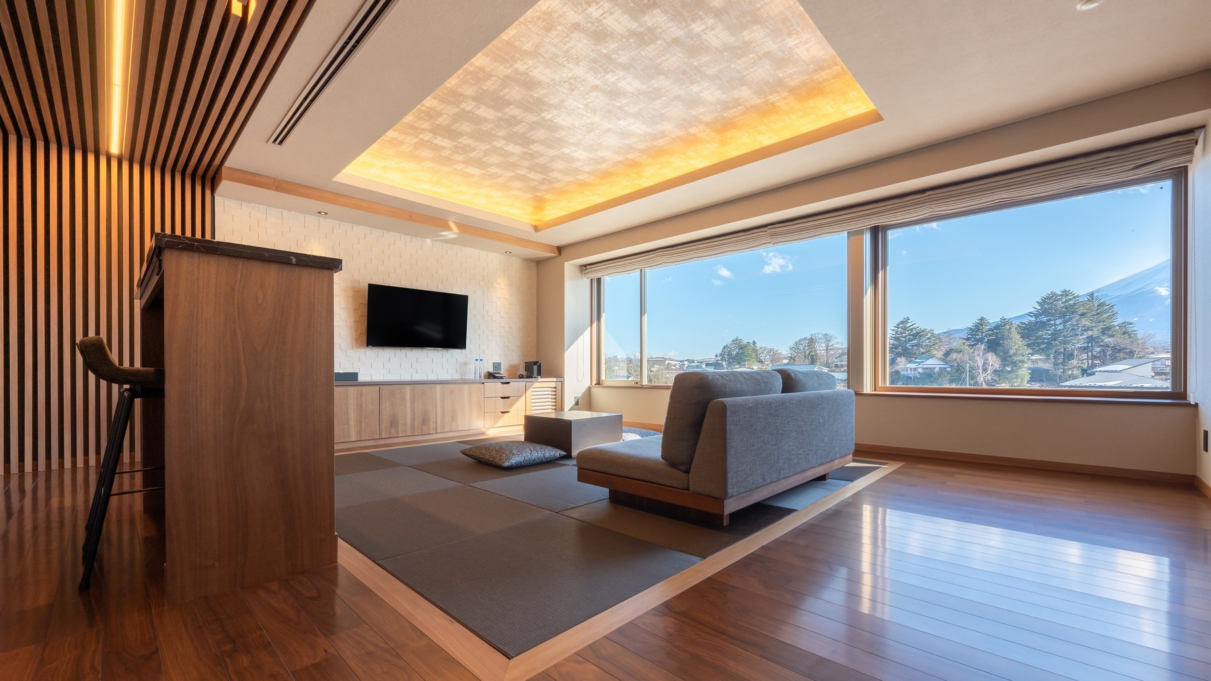 5F Mt. Fuji Japanese-Western style room with bath 69 square meters [Deluxe]