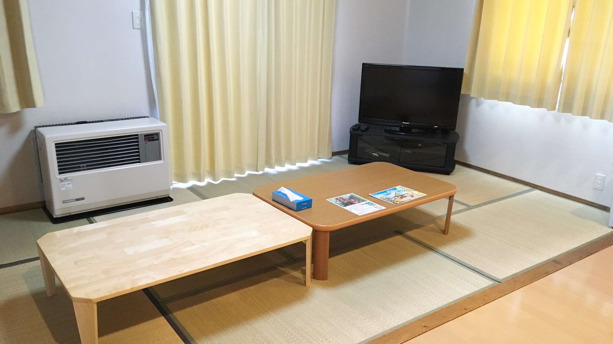 *[帶有狗舍的小屋範例] 您可以在寬敞的客廳裡放鬆身心。