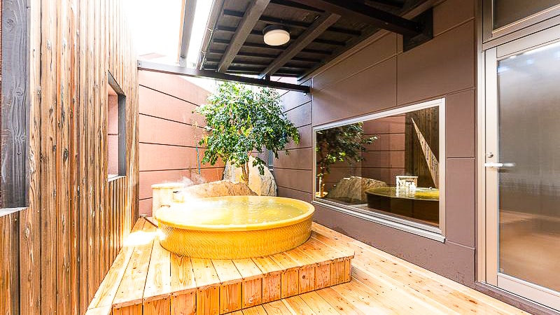 ◇Room with semi-open-air bath◇