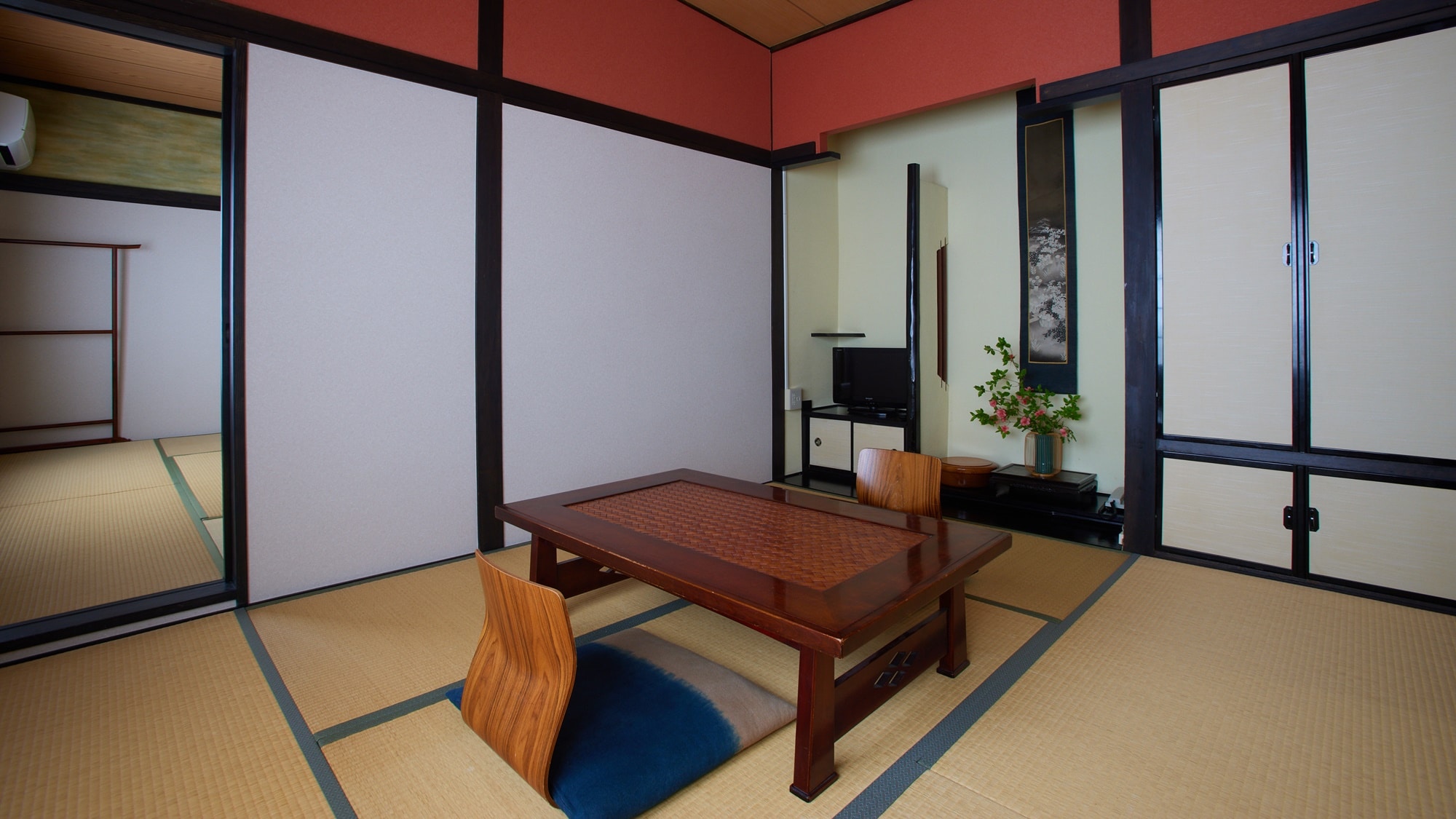 [Renewal in 2021] 6 tatami mats + 8 tatami mats Japanese style room with toilet