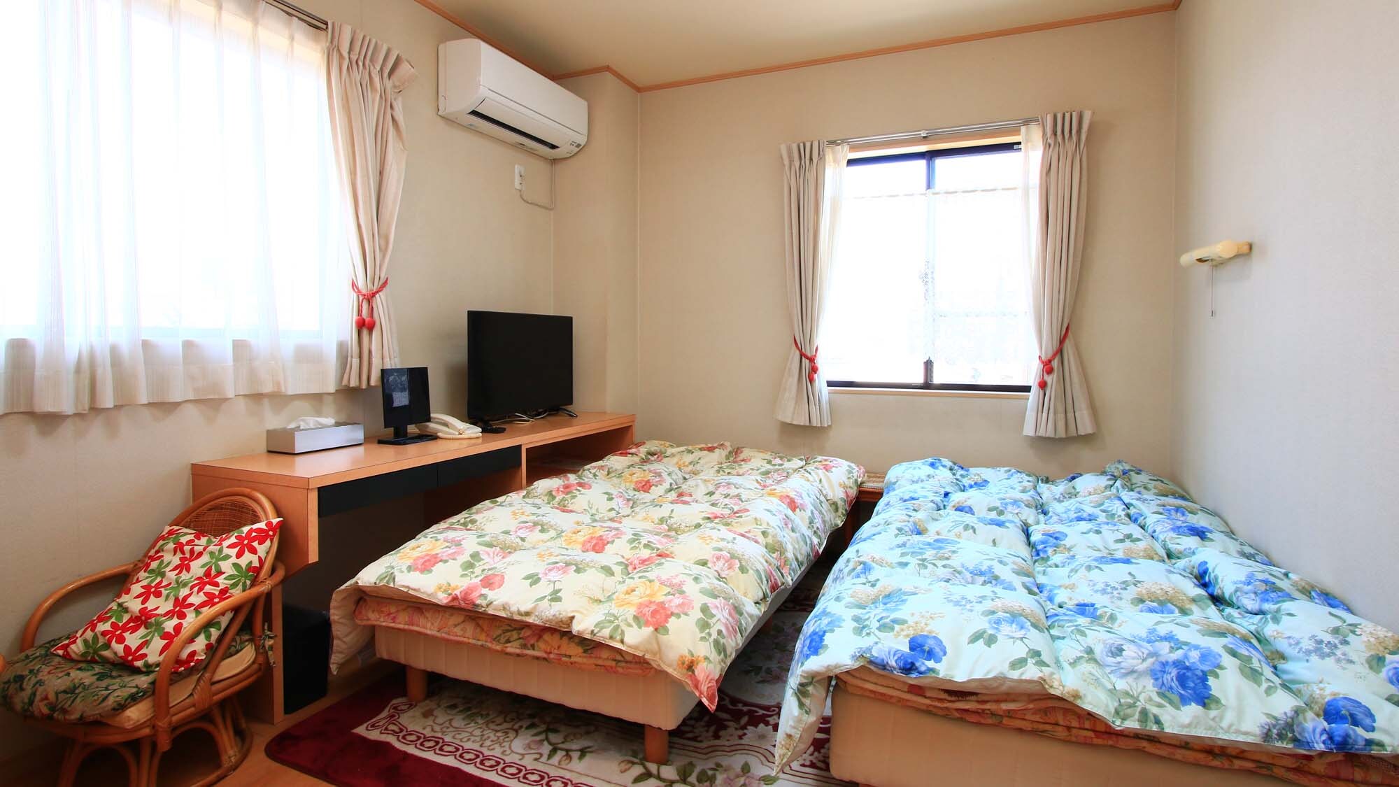 Western-style twin room
