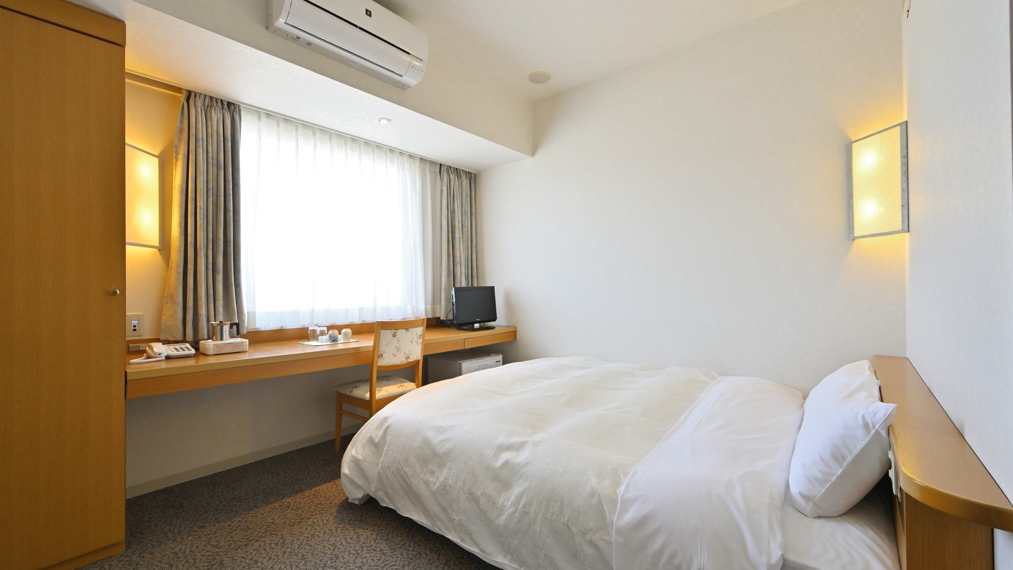 ■ [Deluxe Single] (18_2m2) Bed width 140cm