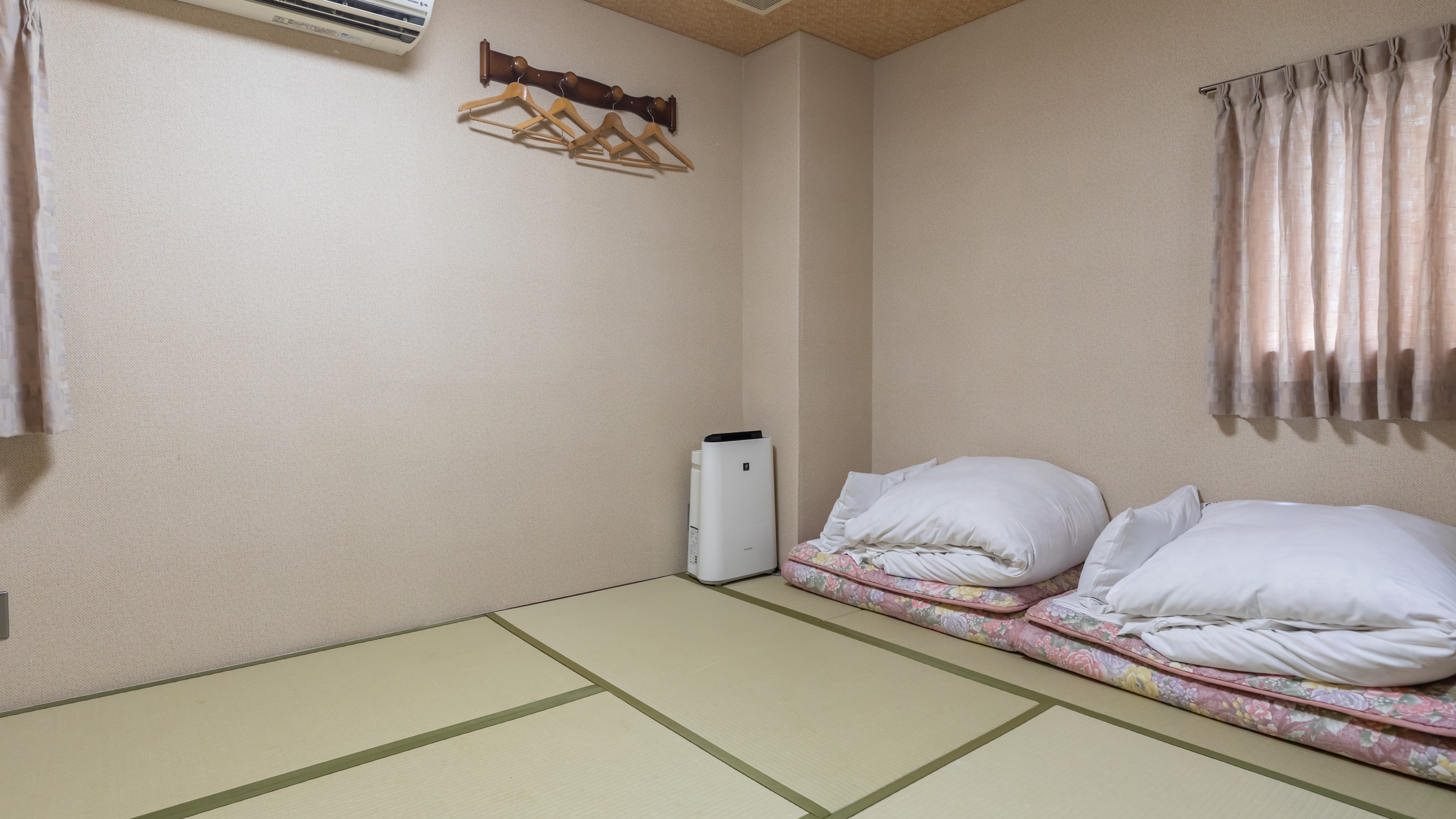 [Non-smoking] Special Japanese-style room for 4 people (separate bathroom and toilet)