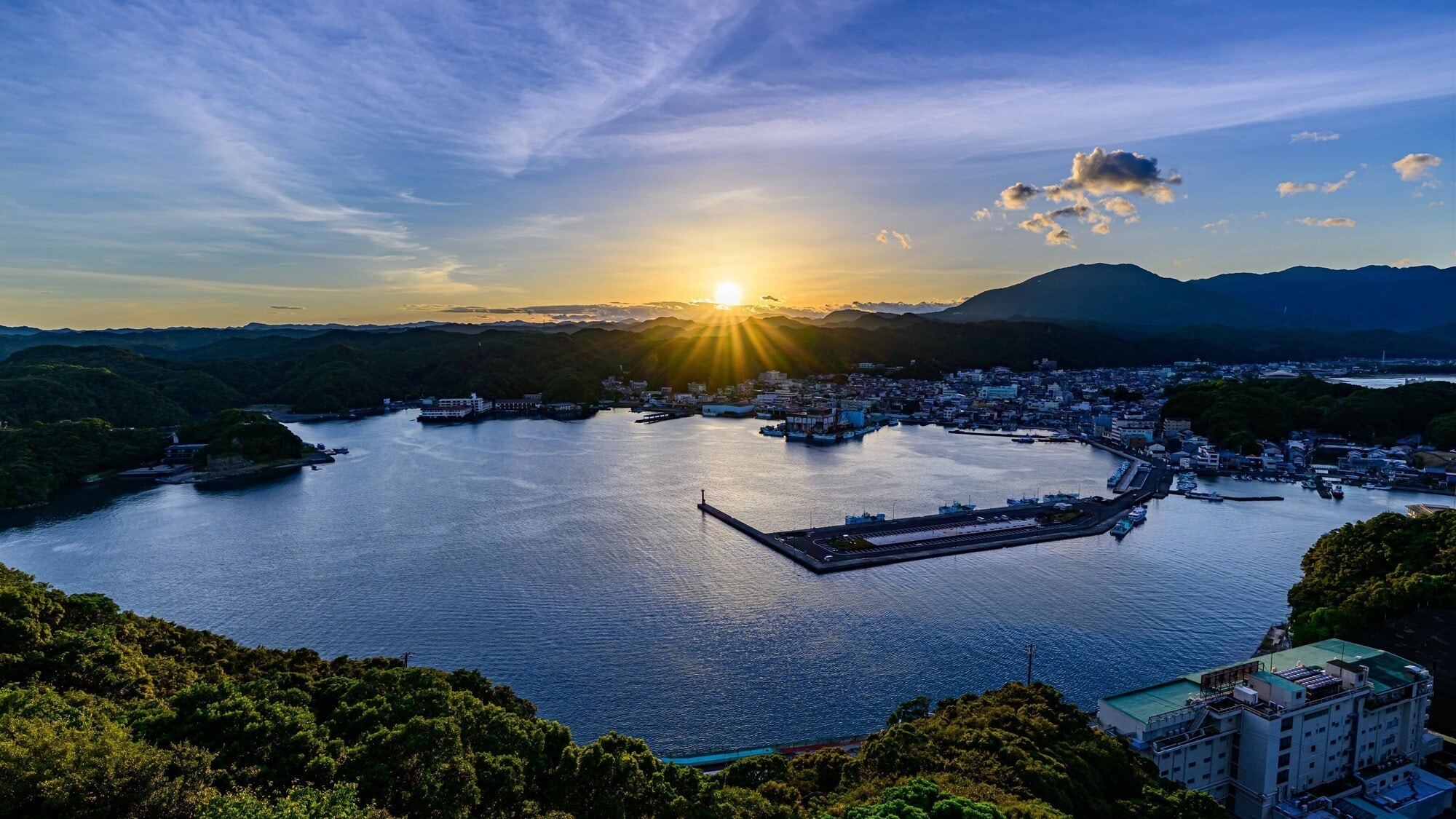 山神馆的日落