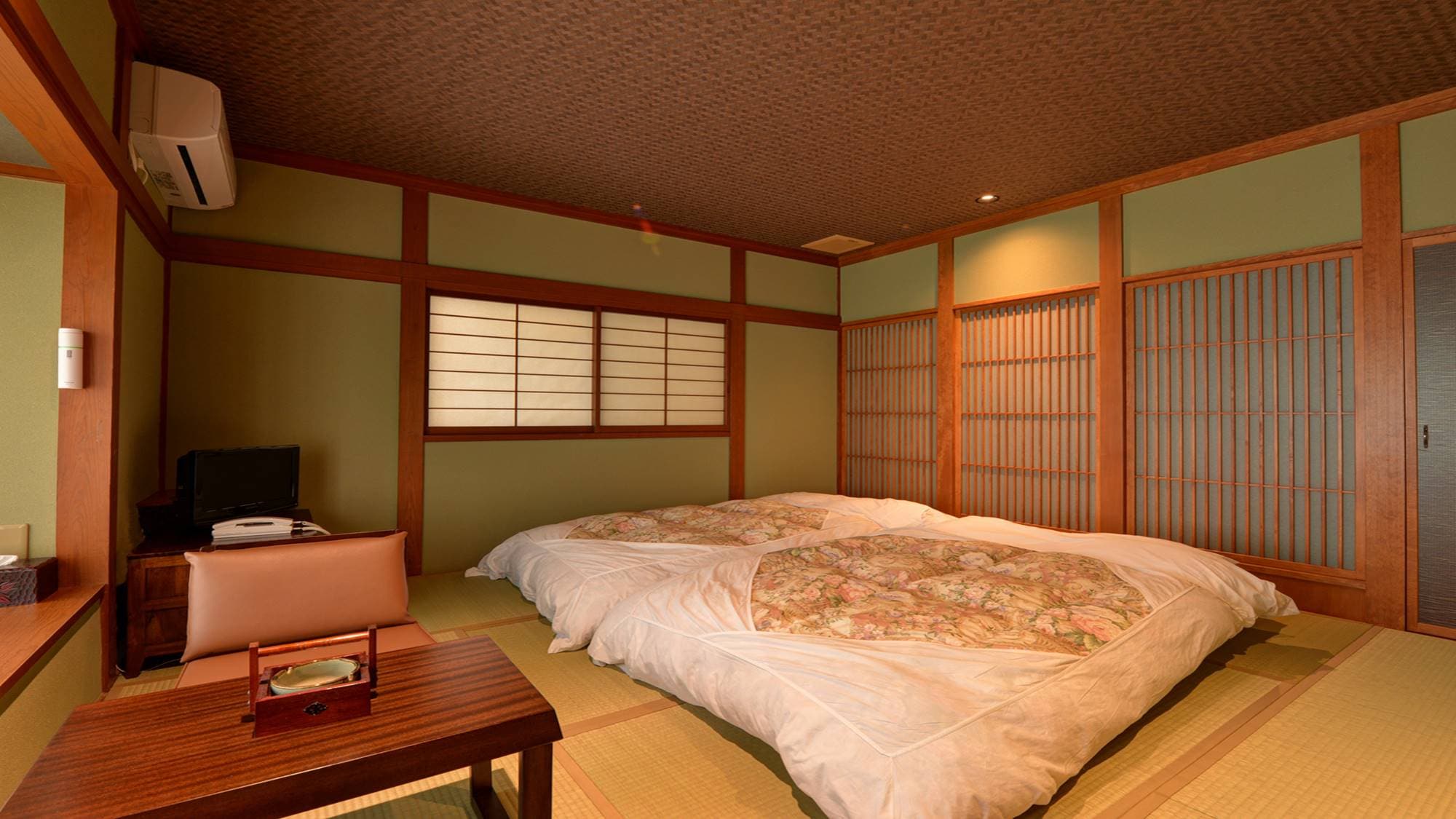 * New Japanese-style room (Ai) / Please relax in a quiet room.