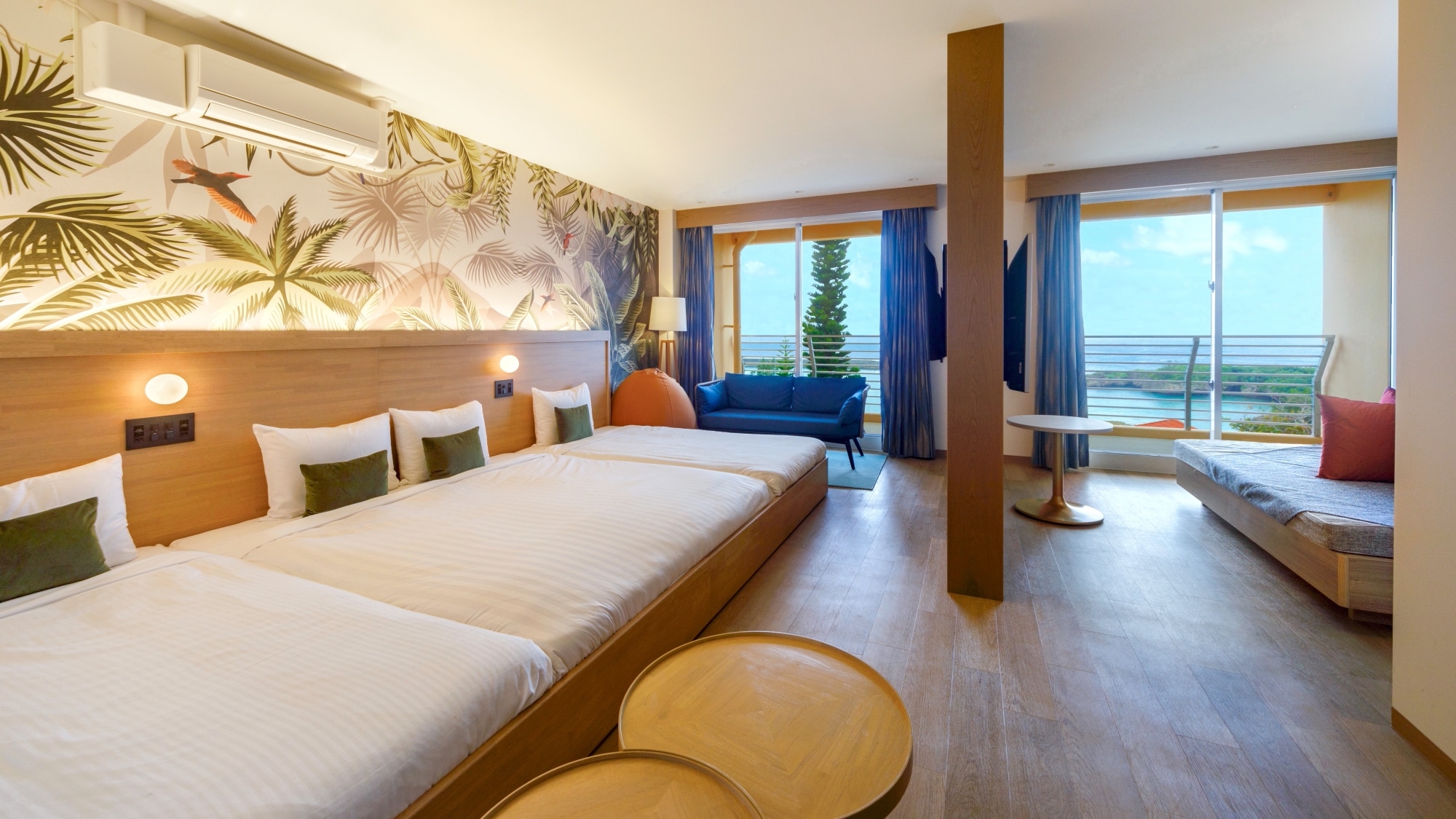 [Main building/corner deluxe room] Maximum capacity is 4 people. A comfortable corner room with a space of 52㎡.