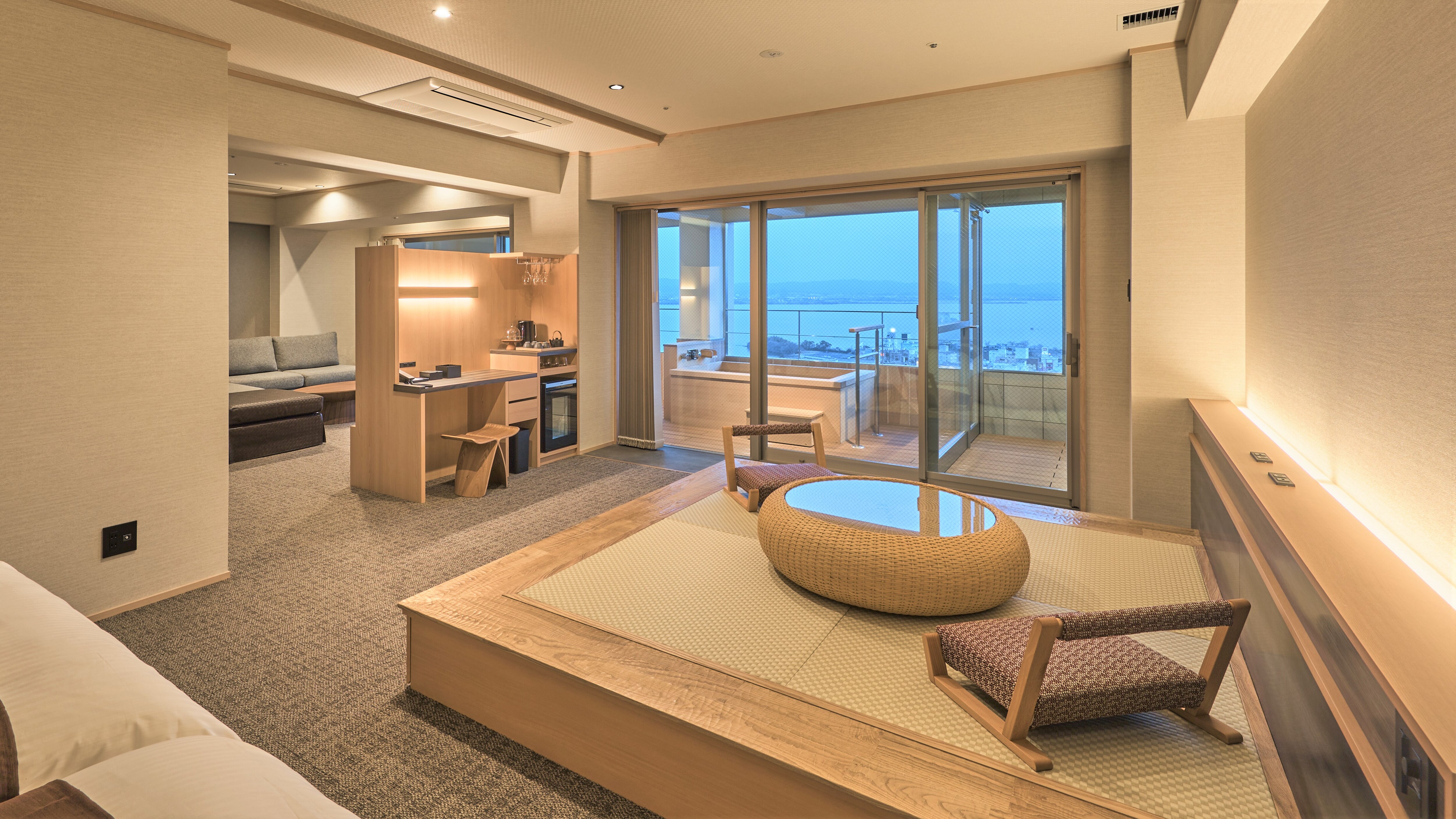 Executive Satoyama Suite (9-10th floor with open-air bath) [Non-smoking]