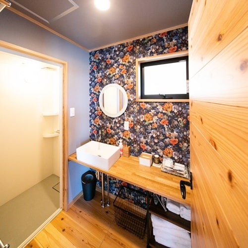 [Wood cabin] A washroom that can be used comfortably.