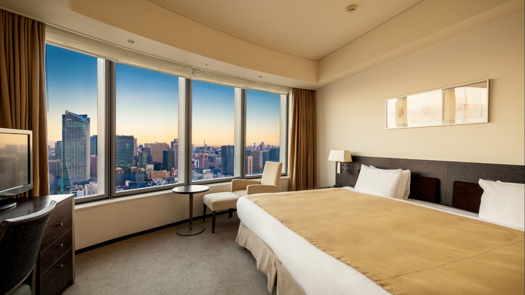 [ห้อง Corner King Room ฝั่งโตเกียวทาวเวอร์ ขนาด 26 ตร.ม. เตียง: กว้าง 2,200 x 1 พักได้: 1-2 ท่าน]
