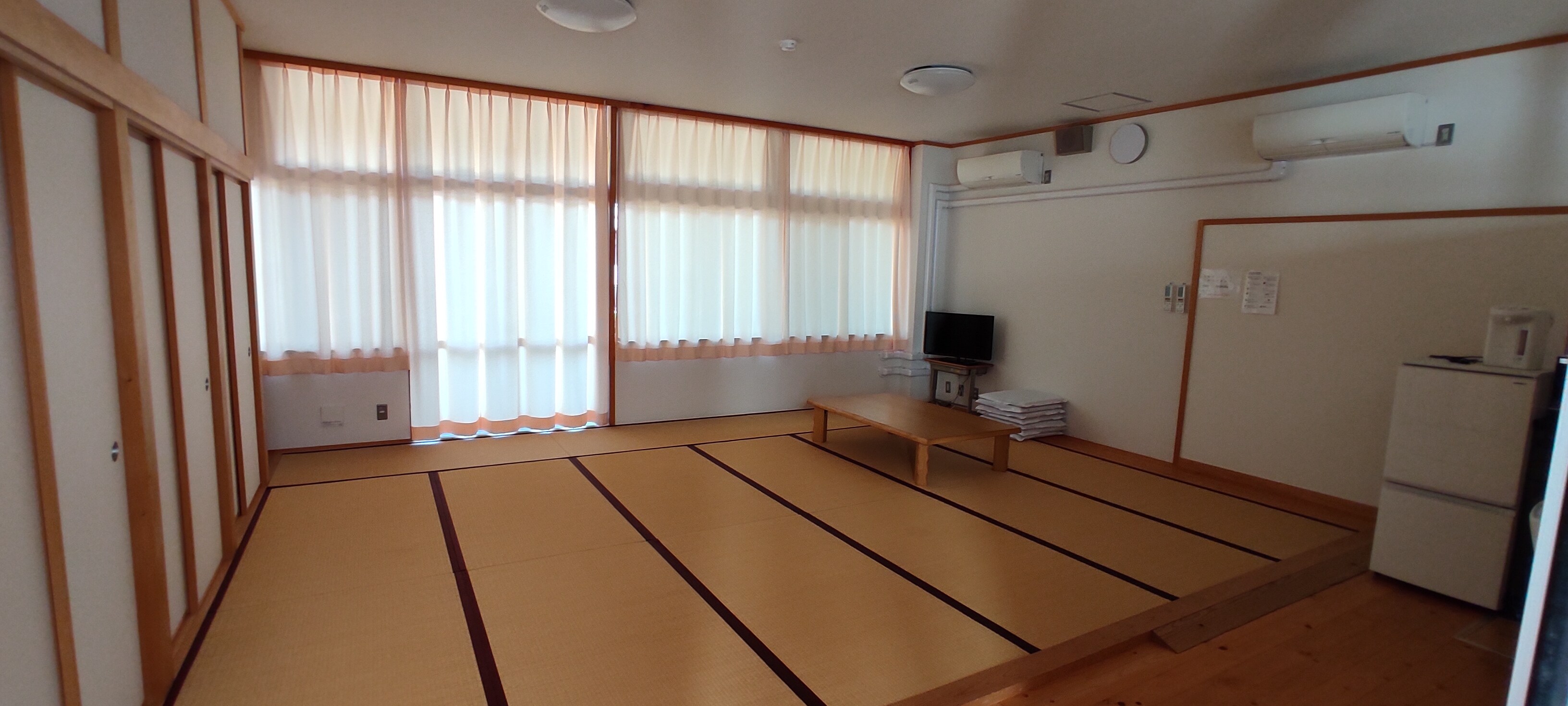 Japanese-style room
