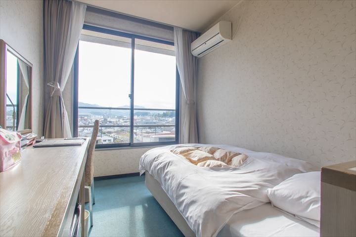 Smoking Single Room