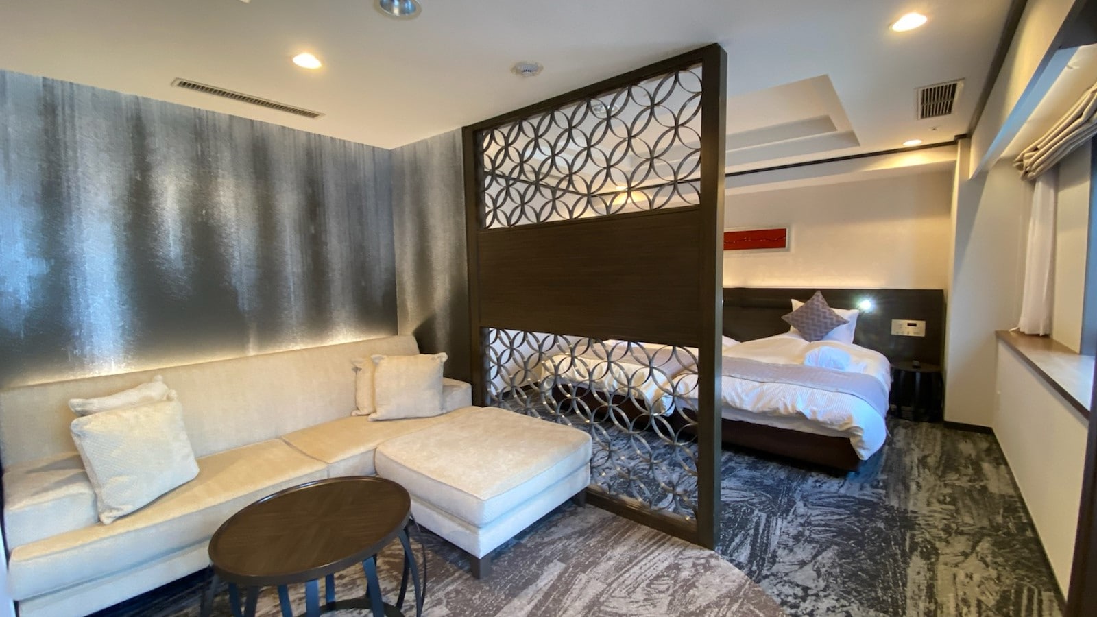 Junior Suite Dining Room②