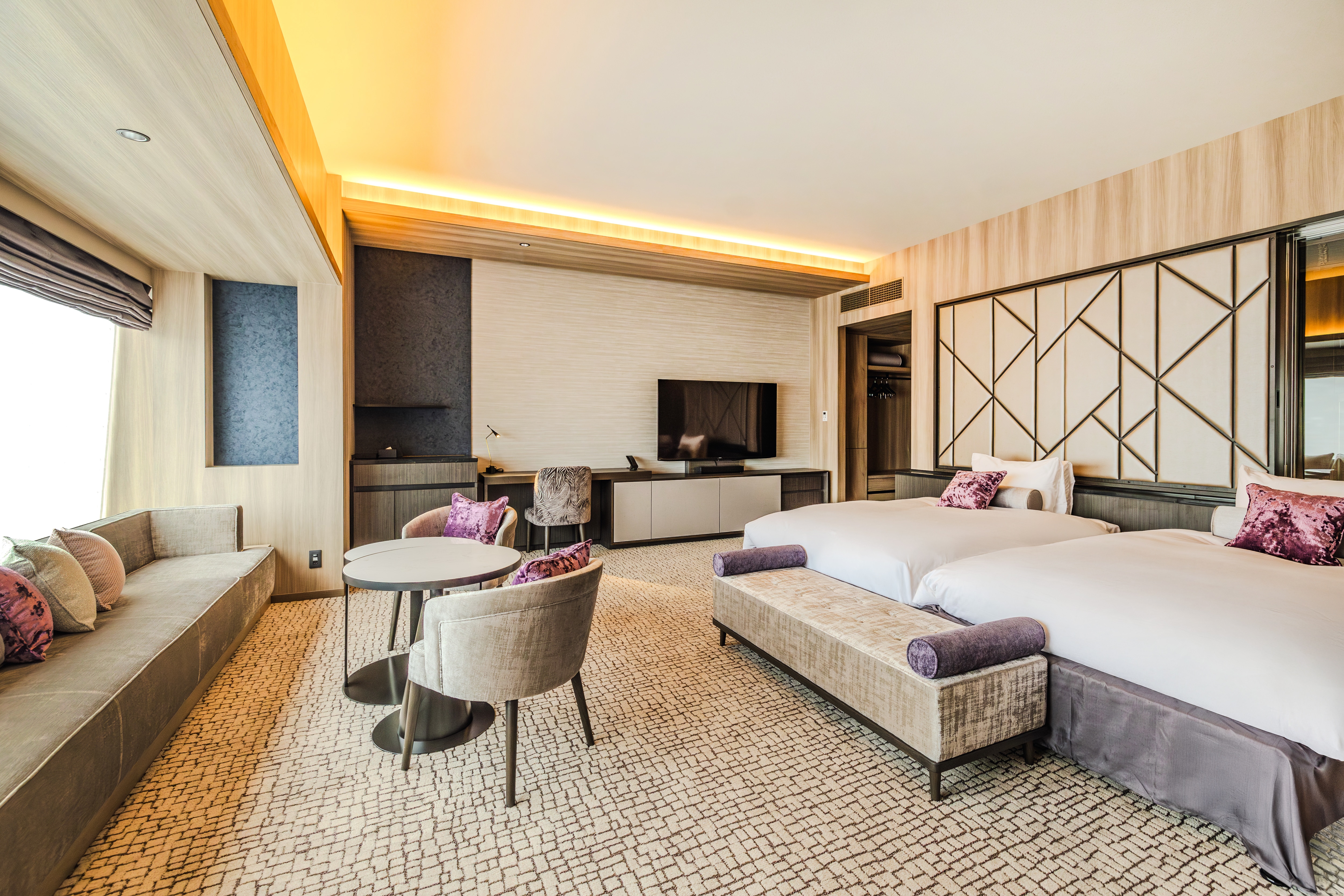 Phòng Suite view thành phố (2)