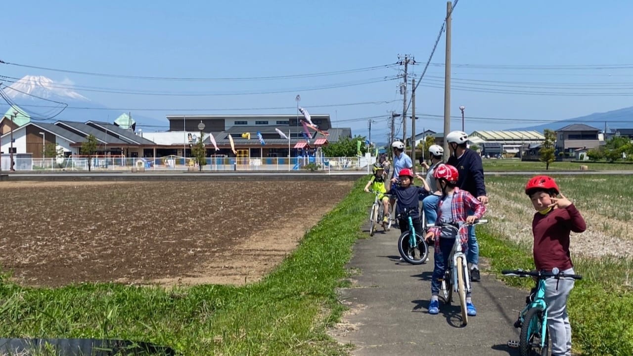Family Cycling 3