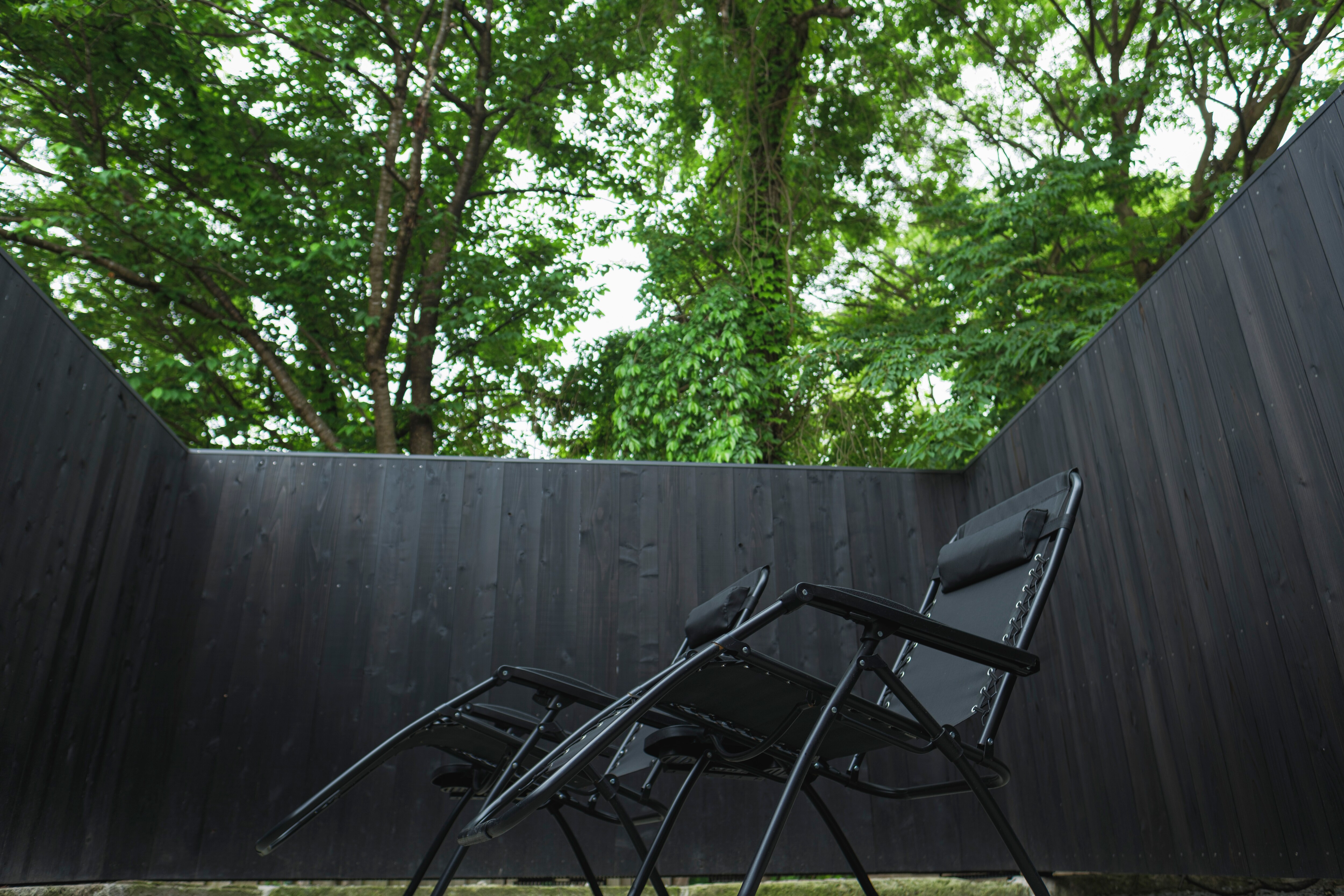 Sauna｜Kursi Infinity tersedia di ruang mandi luar ruangan