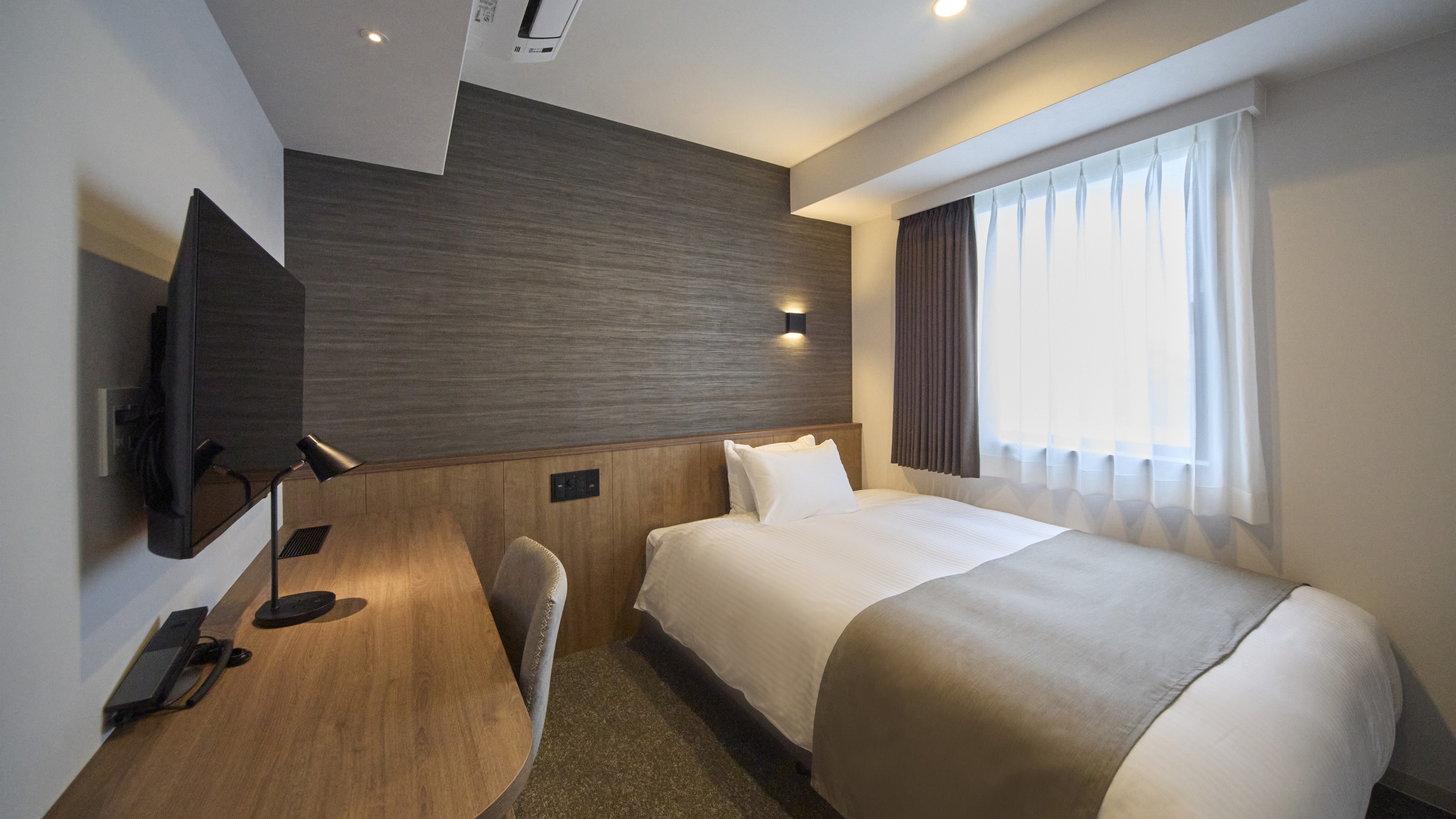 Non-smoking Double Room | 13m² | Simmons bed width 140cm