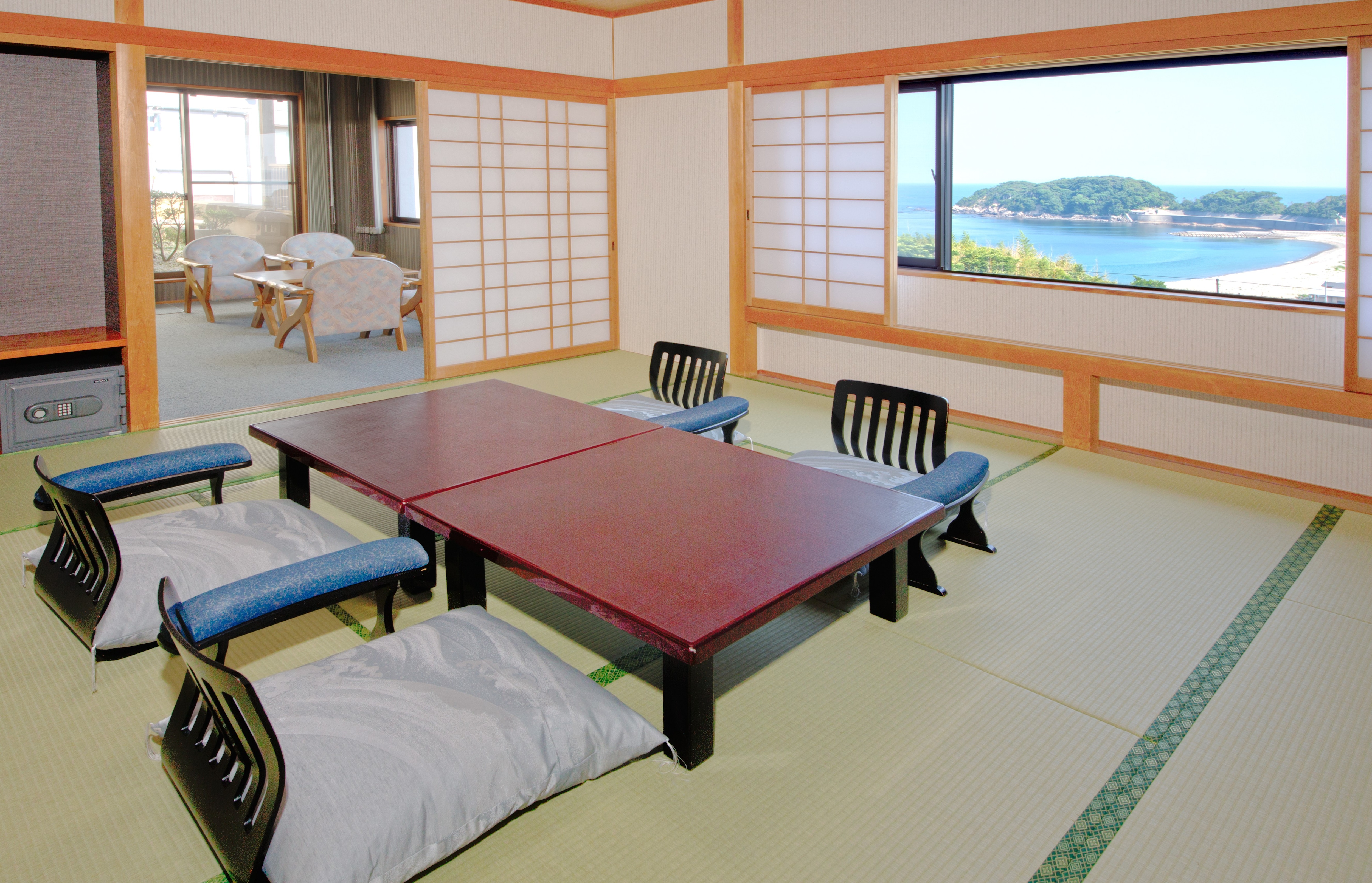 Japanese-style room with small garden open-air bath