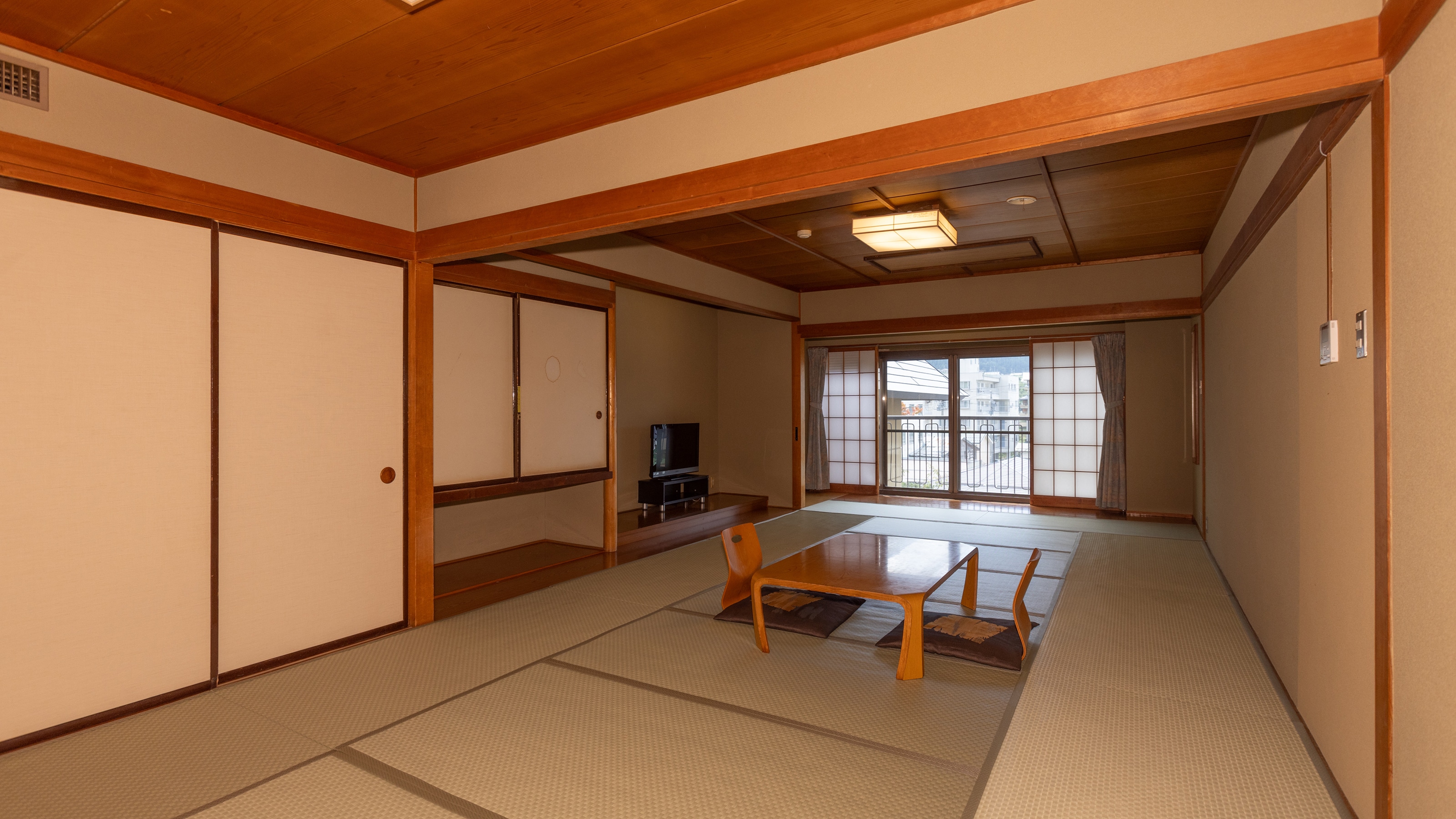 Corner Japanese-style room, 18 tatami mats