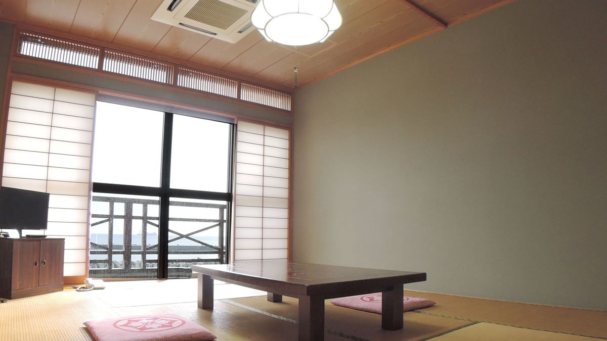 *Ditempatkan di kamar bergaya Jepang (9,5 tikar tatami hingga 12 tikar tatami) / Tergantung arah kamar, Anda dapat menikmati pemandangan laut yang indah!