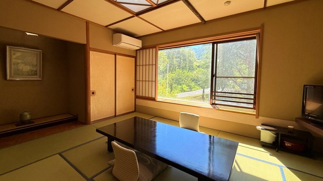[Kamar Jepang-Barat yang Menenangkan] Kamar bergaya Jepang dengan 10 tikar tatami + kamar bergaya Barat dengan tempat tidur twin/lebar 120 cm