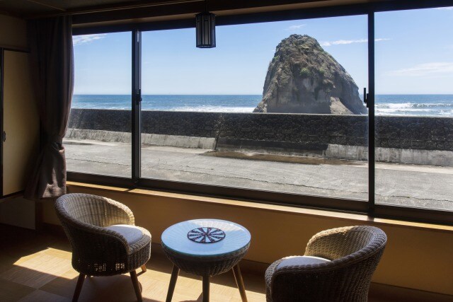 16 tatami Japanese-Western room (view)