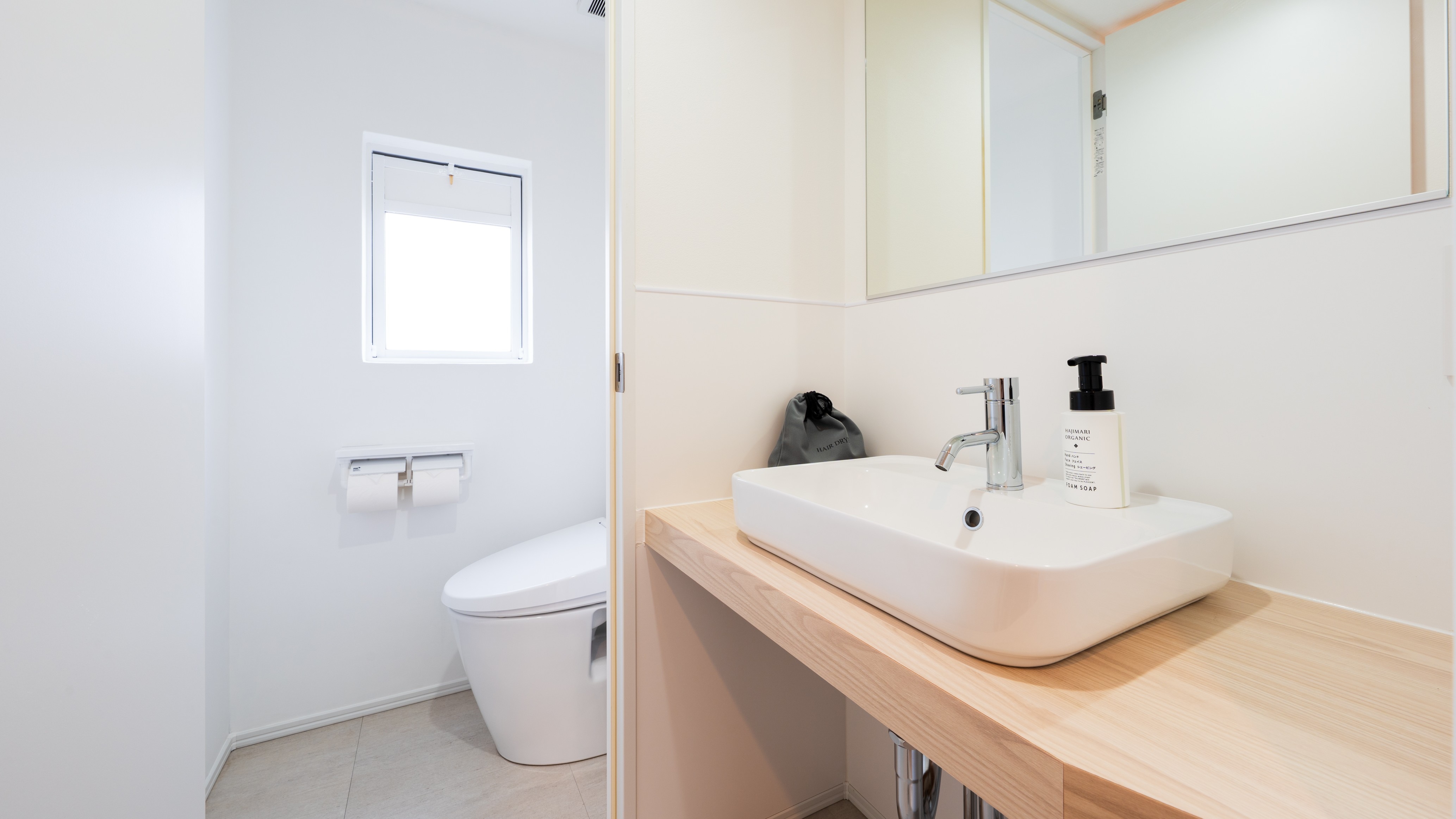 트윈룸/트리플룸《세면대/화장실》