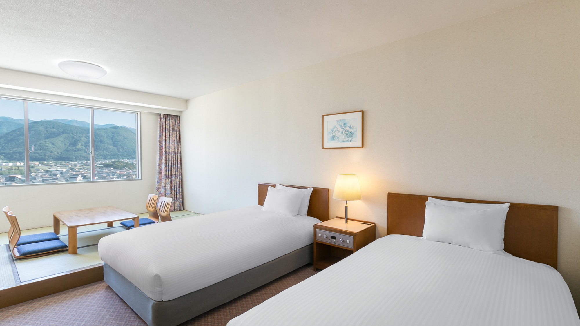 Classic twin (Japanese-Western style room)