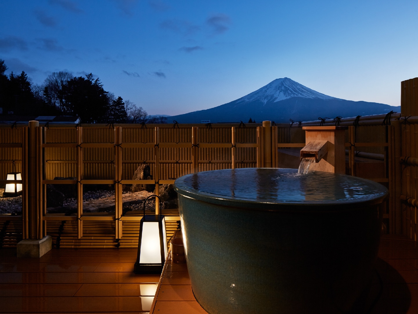 [Hot spring ◆ Guest room with open-air bath] Japanese-style room with a view of Mt. Fuji 12.5 tatami mats