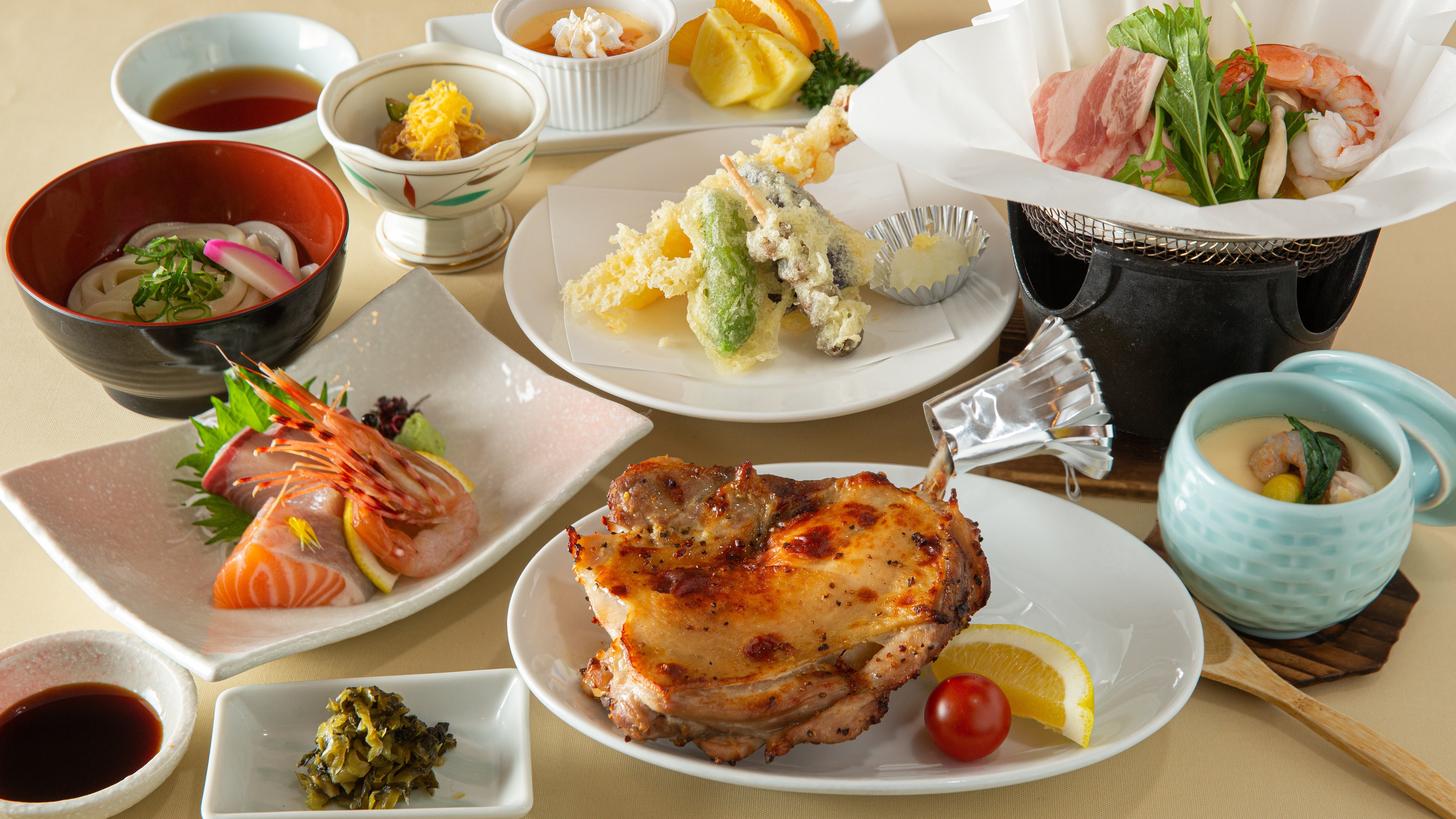 *[Ayam bertulang] Ini adalah paket populer di mana Anda dapat menikmati makanan gourmet lokal Kagawa.