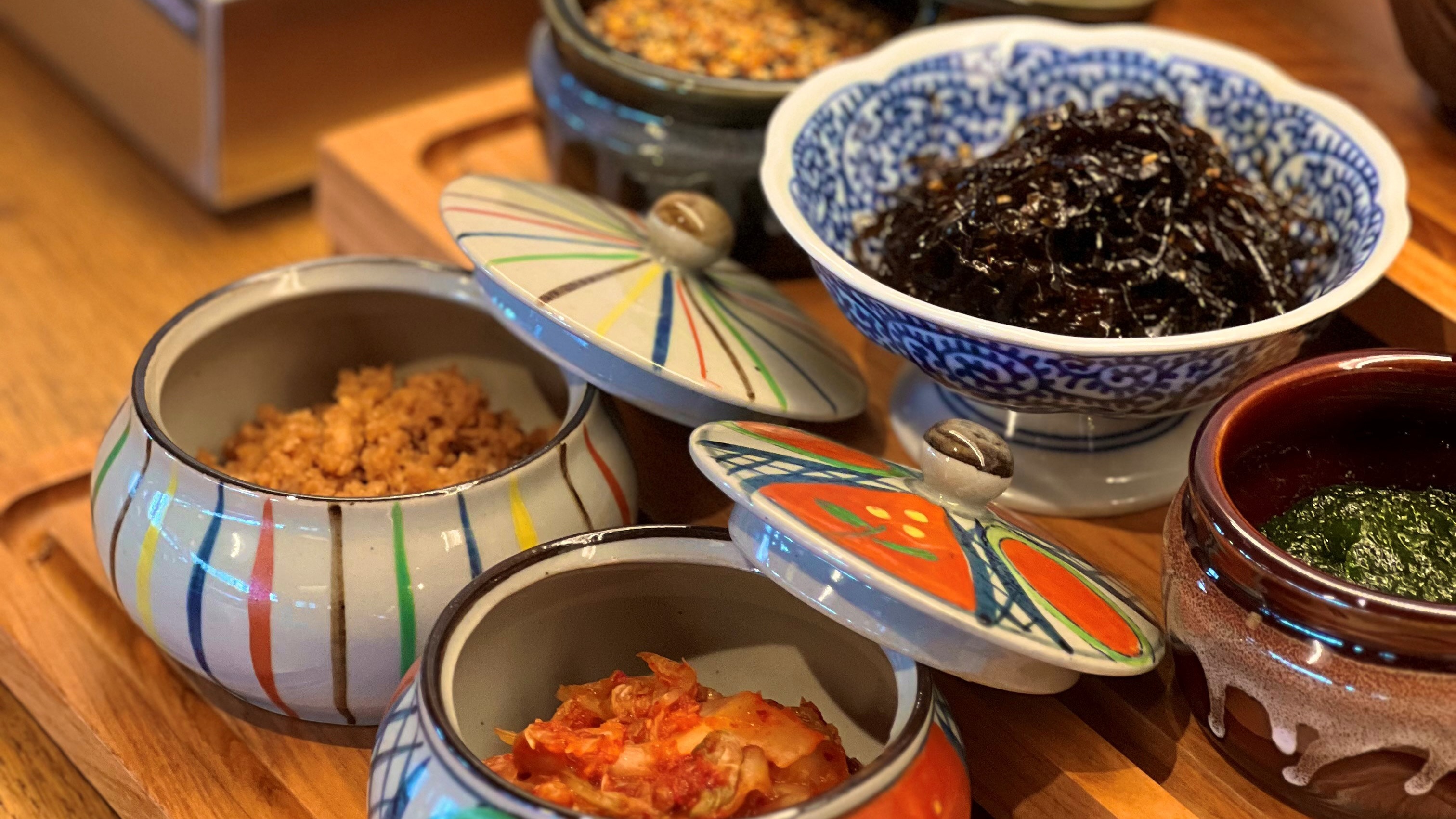 [อาหารเช้า] เปิดบริการ : 06:30-09:00 น. บุฟเฟ่ต์อาหารญี่ปุ่นและตะวันตก