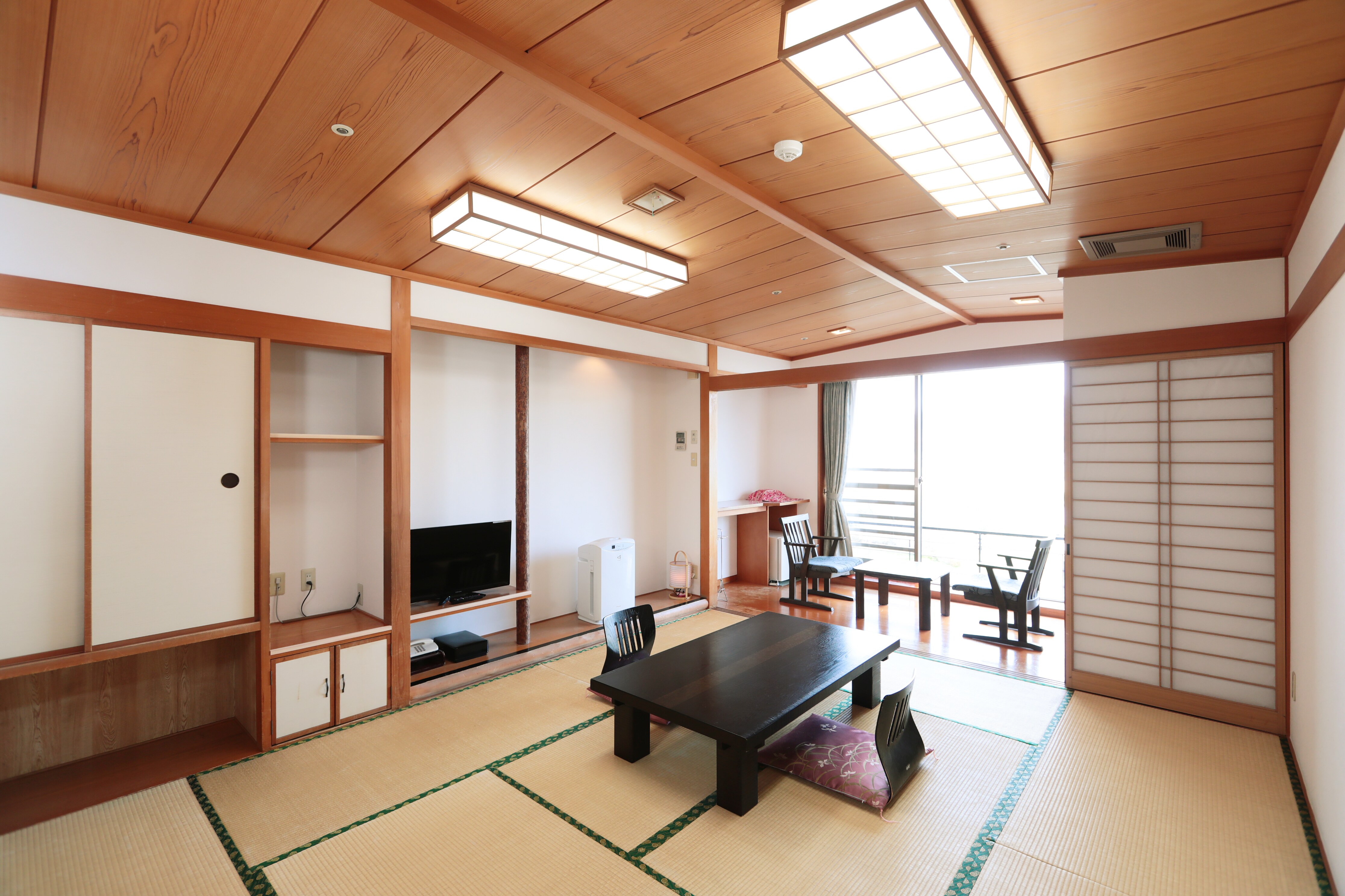 Japanese-style room (10 tatami mats)